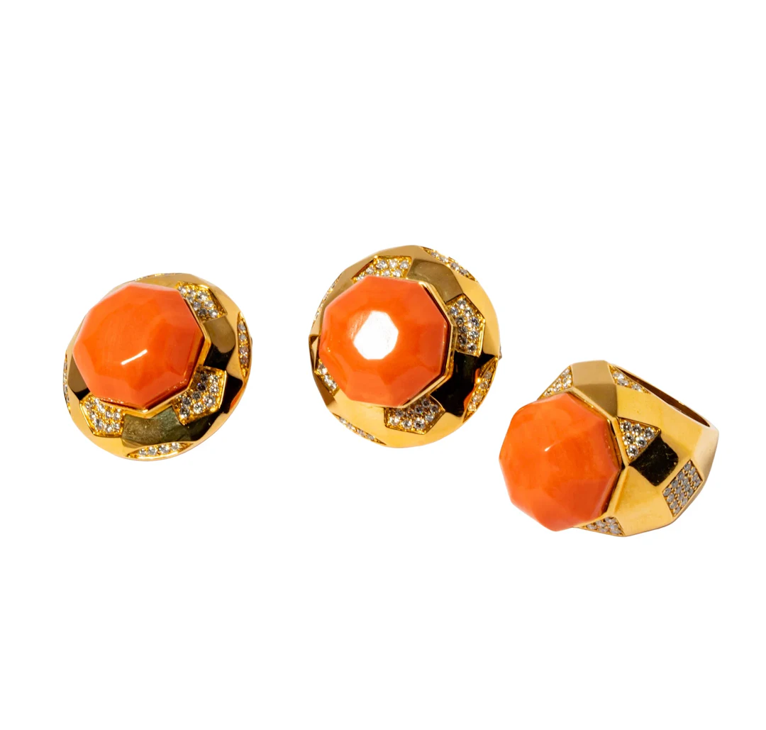 Tallarico Beverly Hills 18 Karat Yellow Gold, Diamond, Coral, Clip