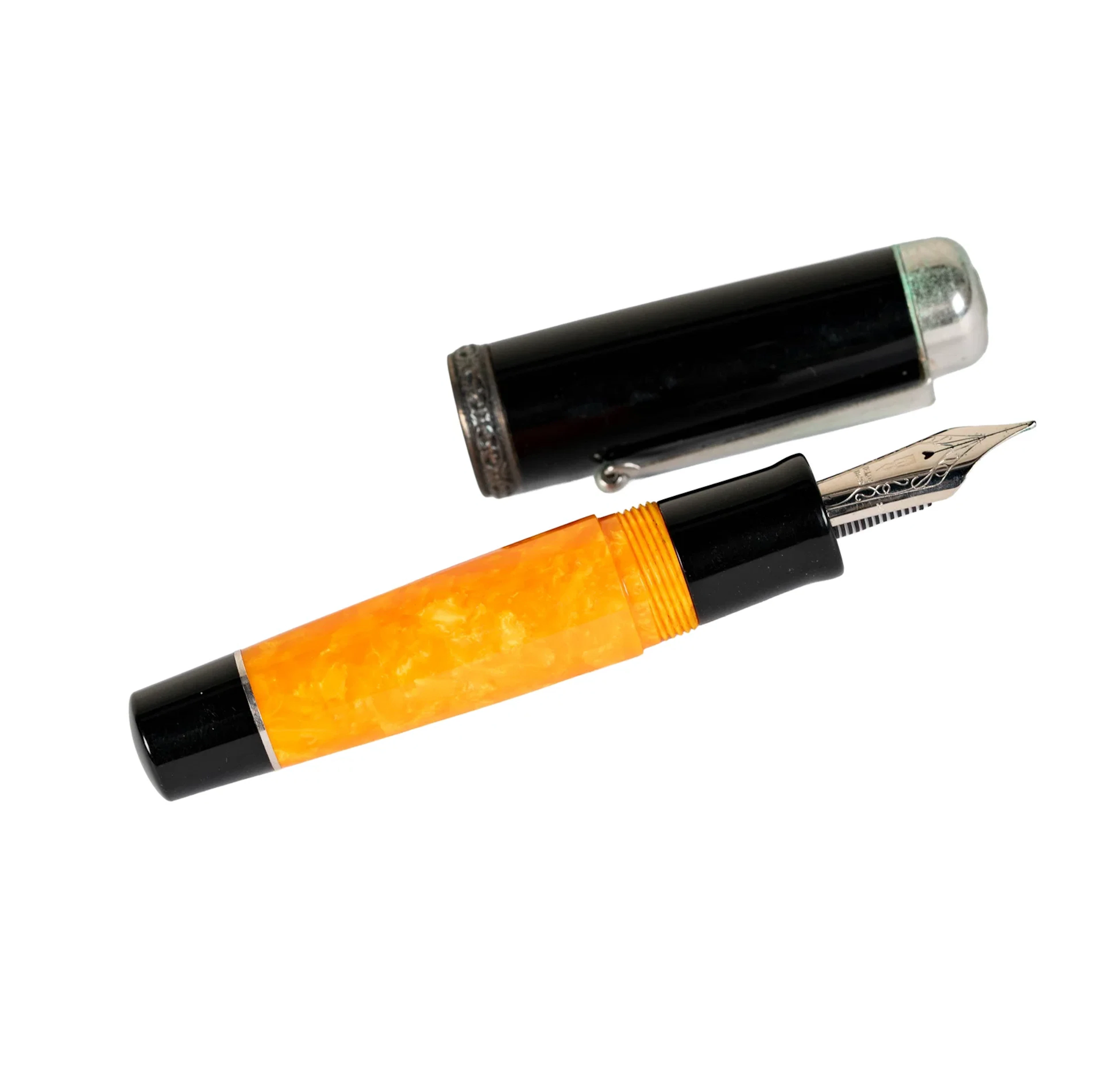 Delta Dolcevita Fountain Pen