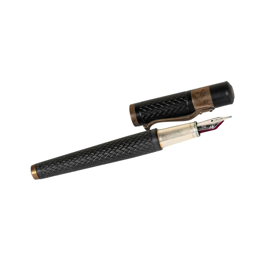 Yard-O-Led Silver Fountain Pen