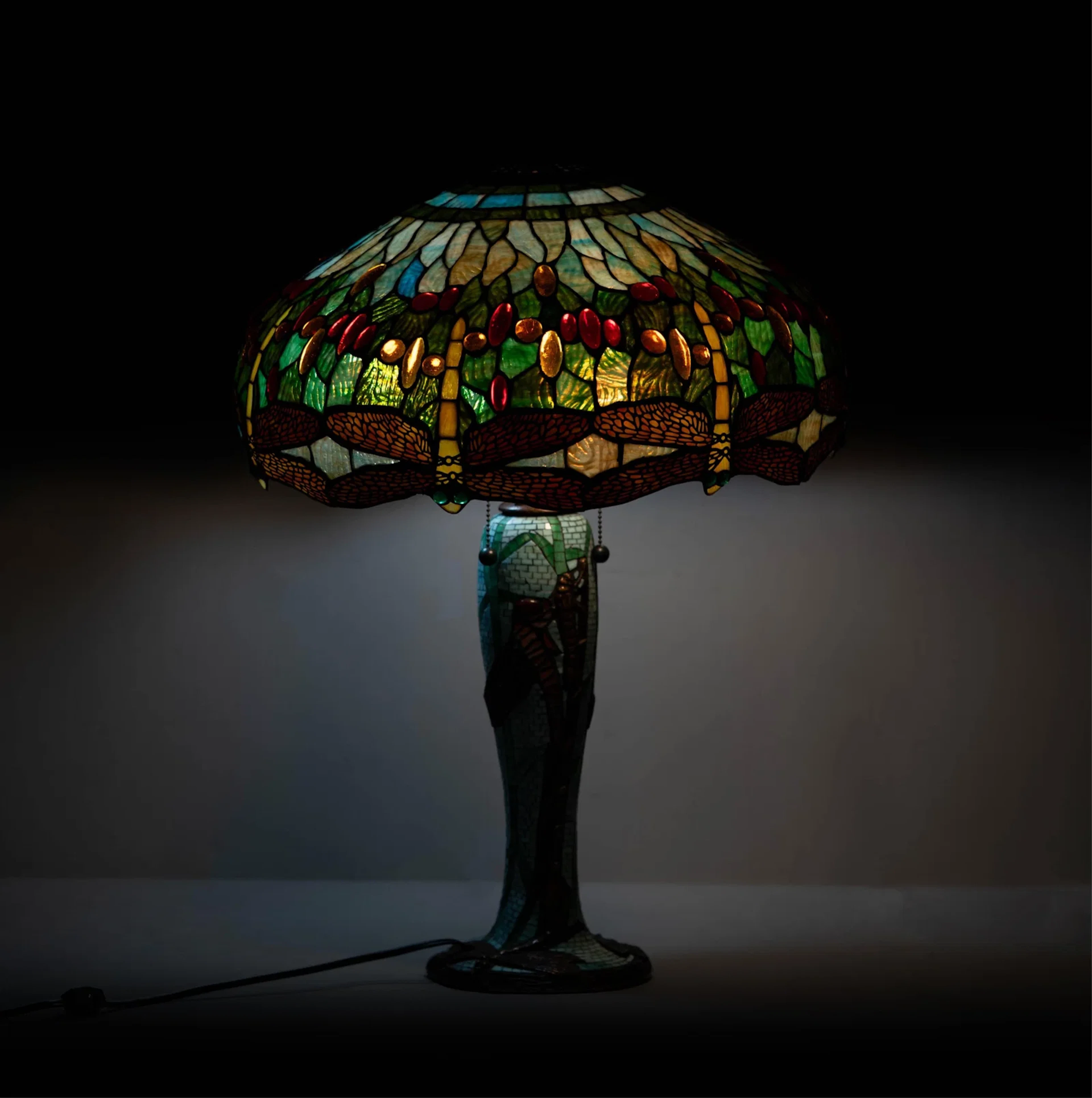 An Art Glass Dragonfly Motif Table Lamp