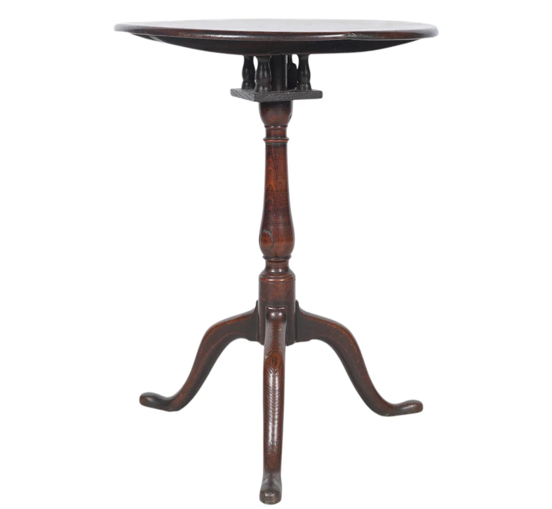 A Georgian Tilt Top Table