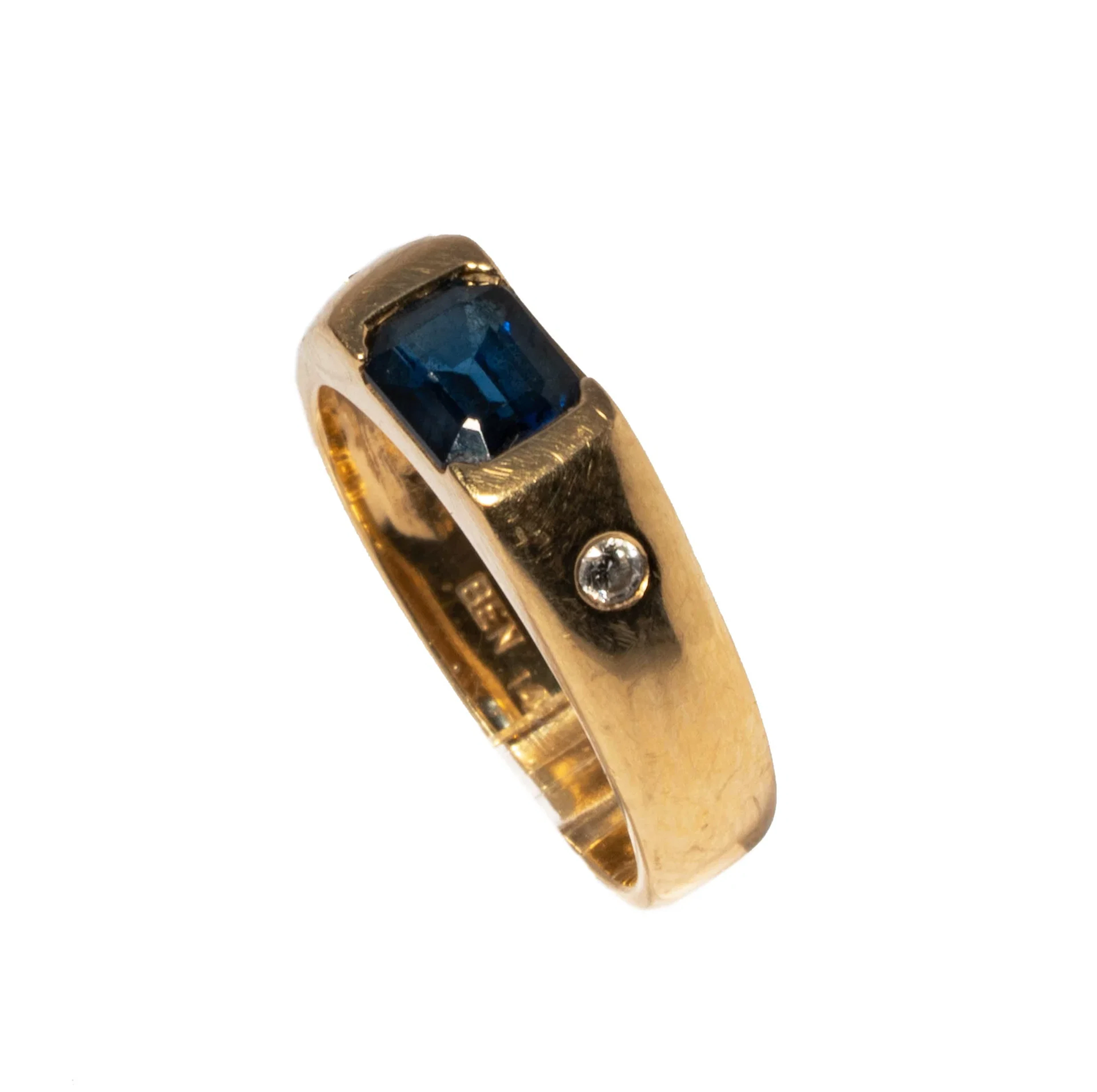 14 Karat Gold Diamond and Sapphire Ring