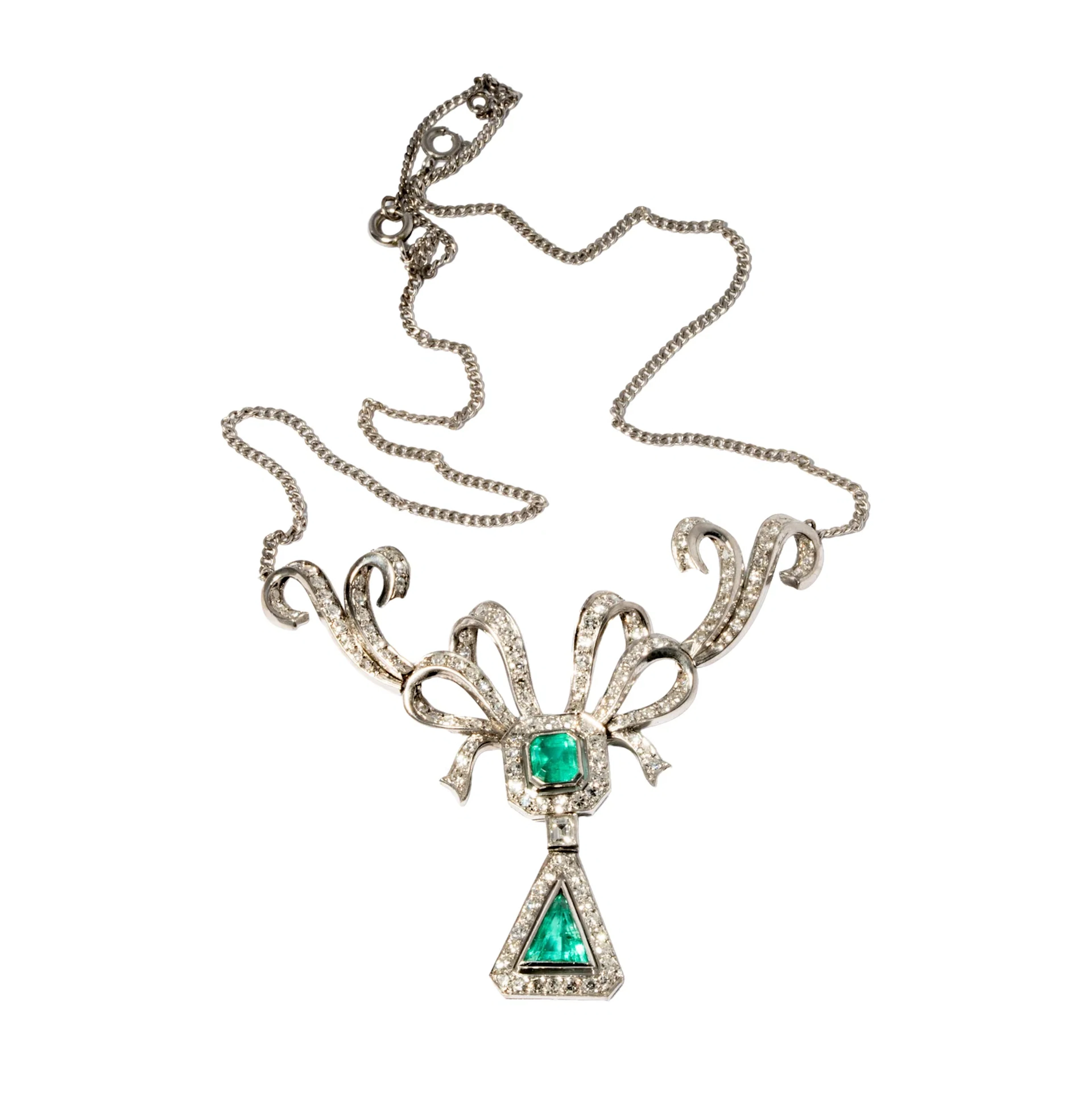 18-Karat White Gold Emerald & Diamond Vintage Necklace