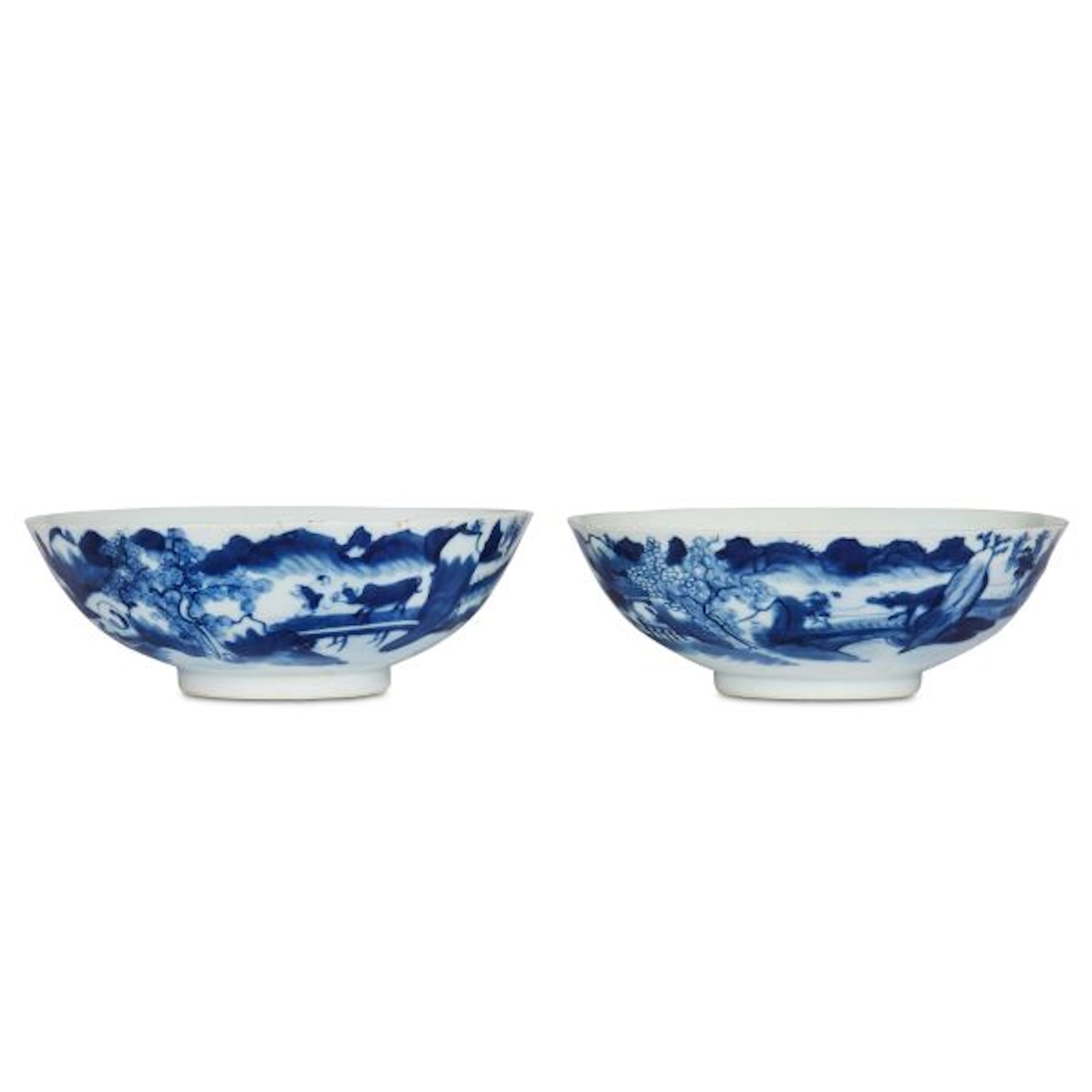 A PAIR OF BLUE AND WHITE BOWLS, CHINA, QING DYNASTY, 19TH CENTURY