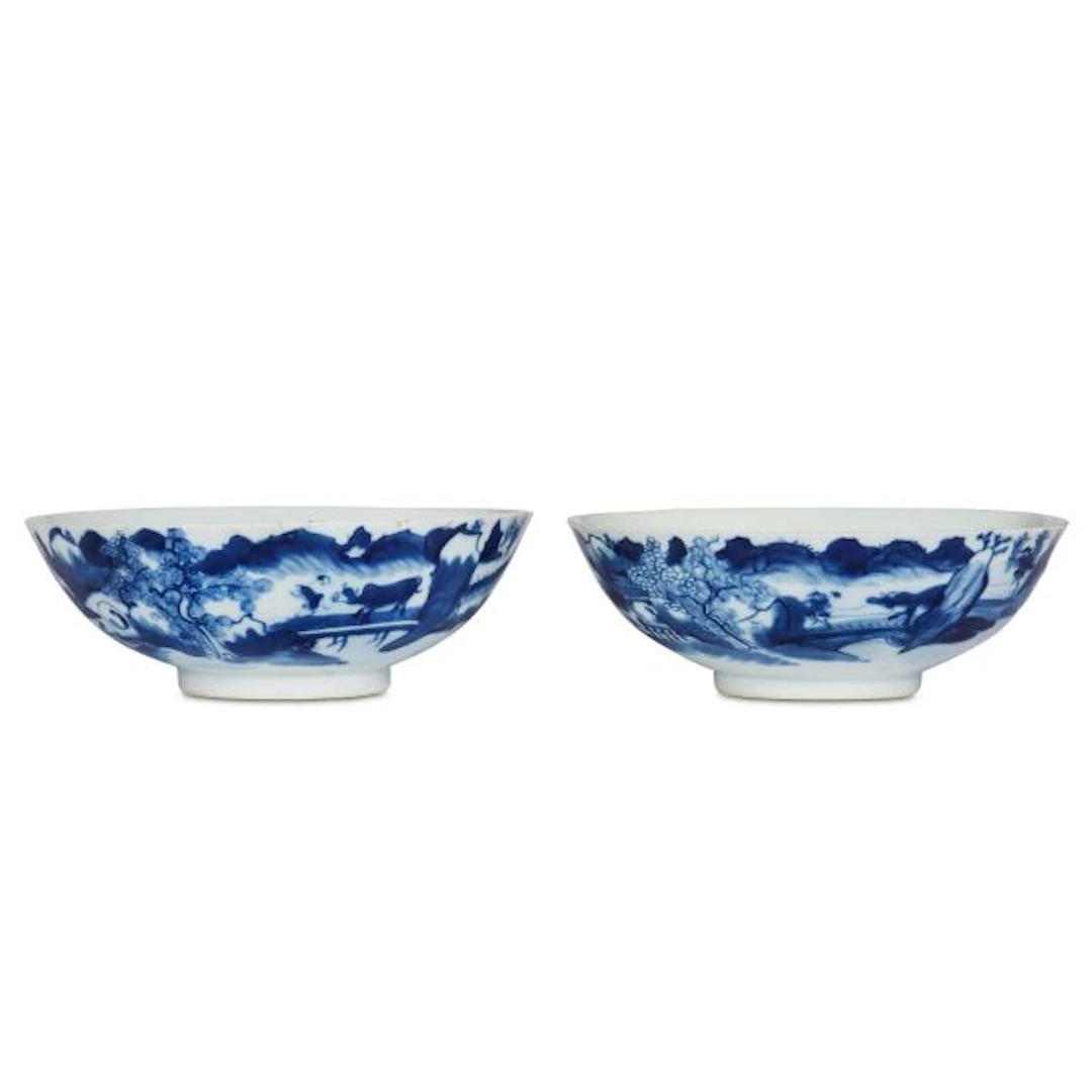 A PAIR OF BLUE AND WHITE BOWLS, CHINA, QING DYNASTY, 19TH CENTURY