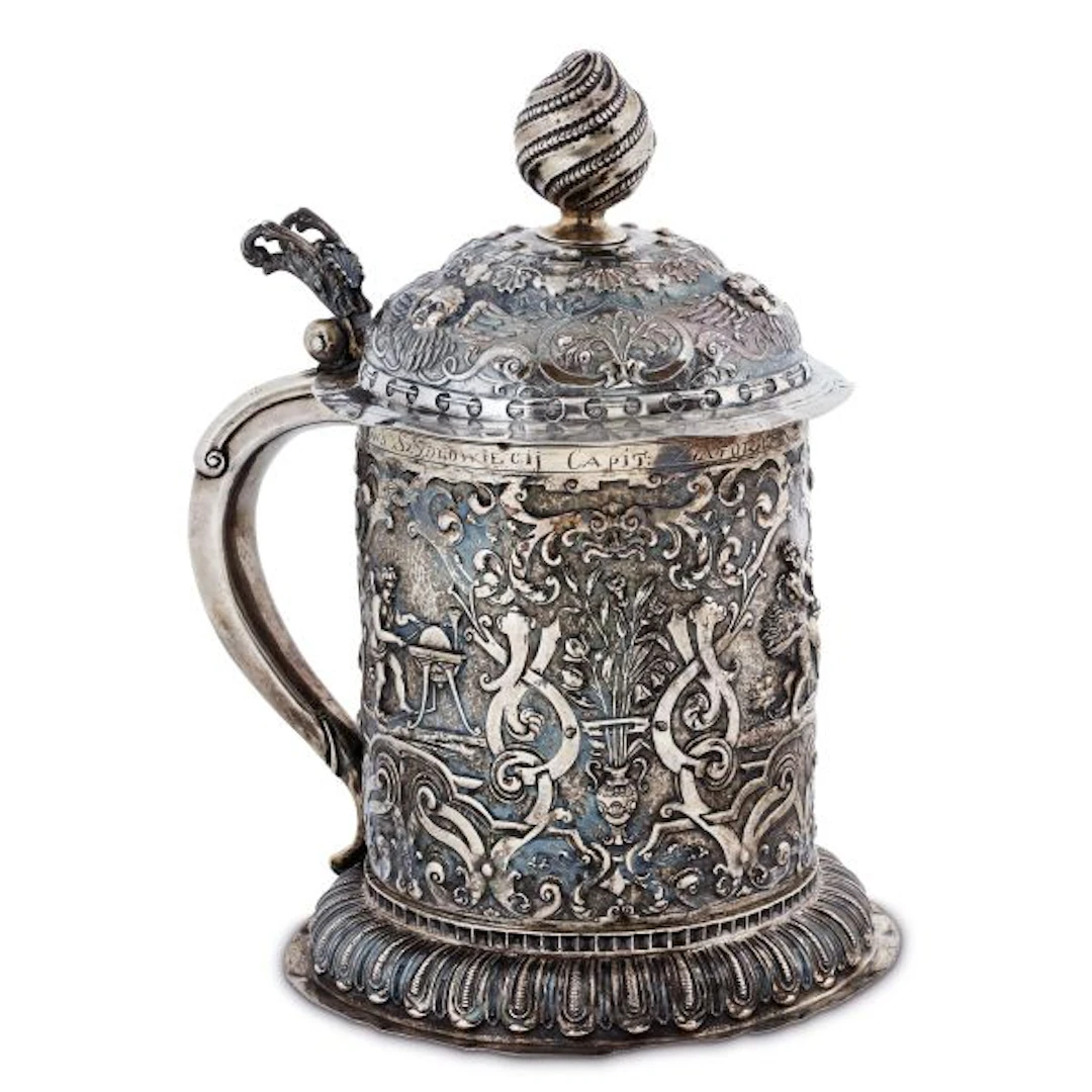 A LARGE SILVER TANKARD, PROBABLY HANAU, 19TH CENTURY, WITH PSEUDO