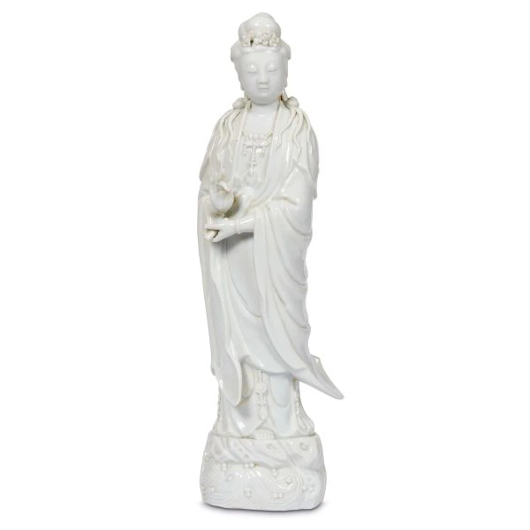 A BLANC DE CHINE FIGURE OF GUANYIN, CHINA, FIRST HALF 20TH CENTURY