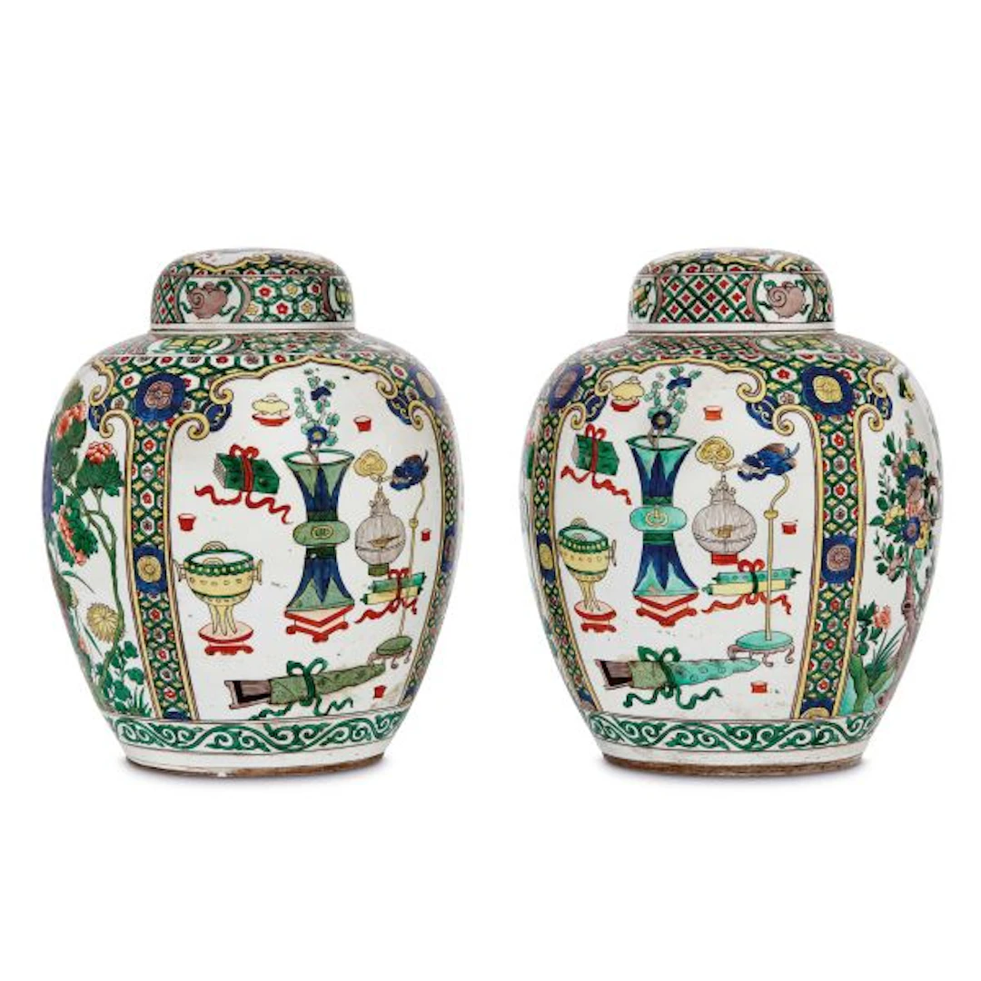 A PAIR OF CHINESE COVERED JARS, 19TH CENTURY