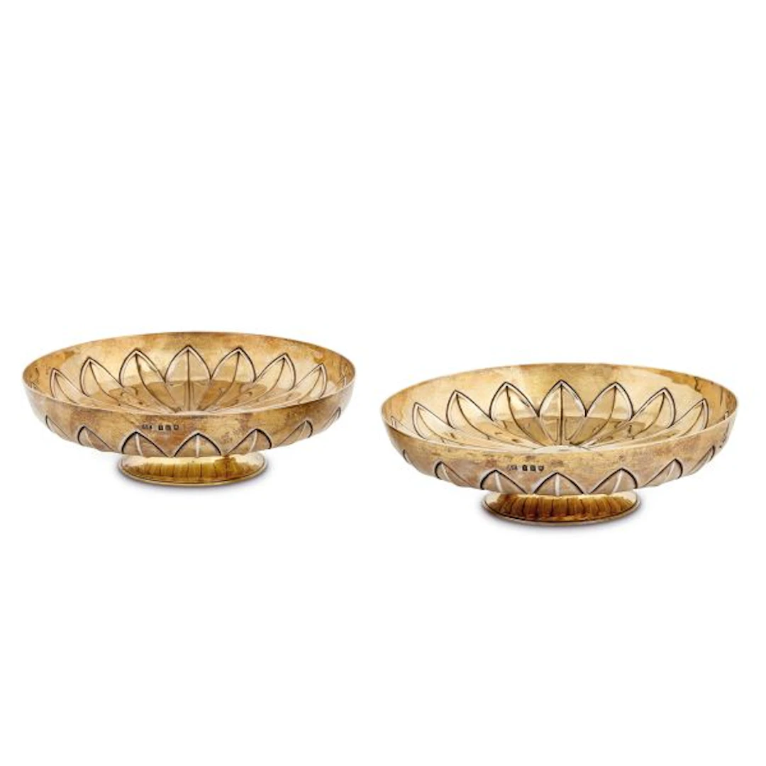 A PAIR OF BRITANNIA SILVER-GILT TAZZAS, ARTHUR CARTER, LONDON, 1893