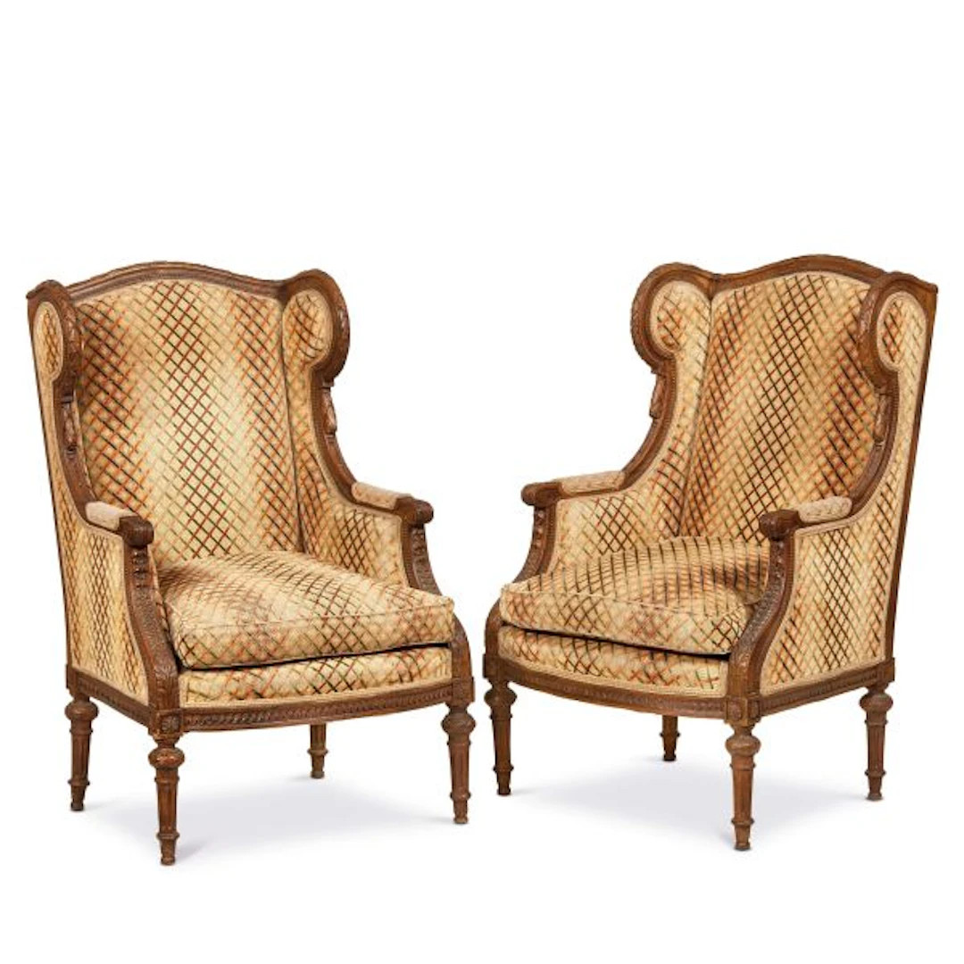 A PAIR OF LOUIS XVI-STYLE BERGÈRE ARMCHAIRS, 20TH CENTURY