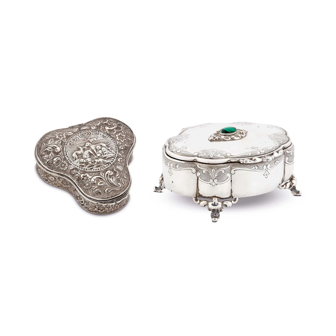 A PAIR OF SILVER BOXES, 20TH CENTURY