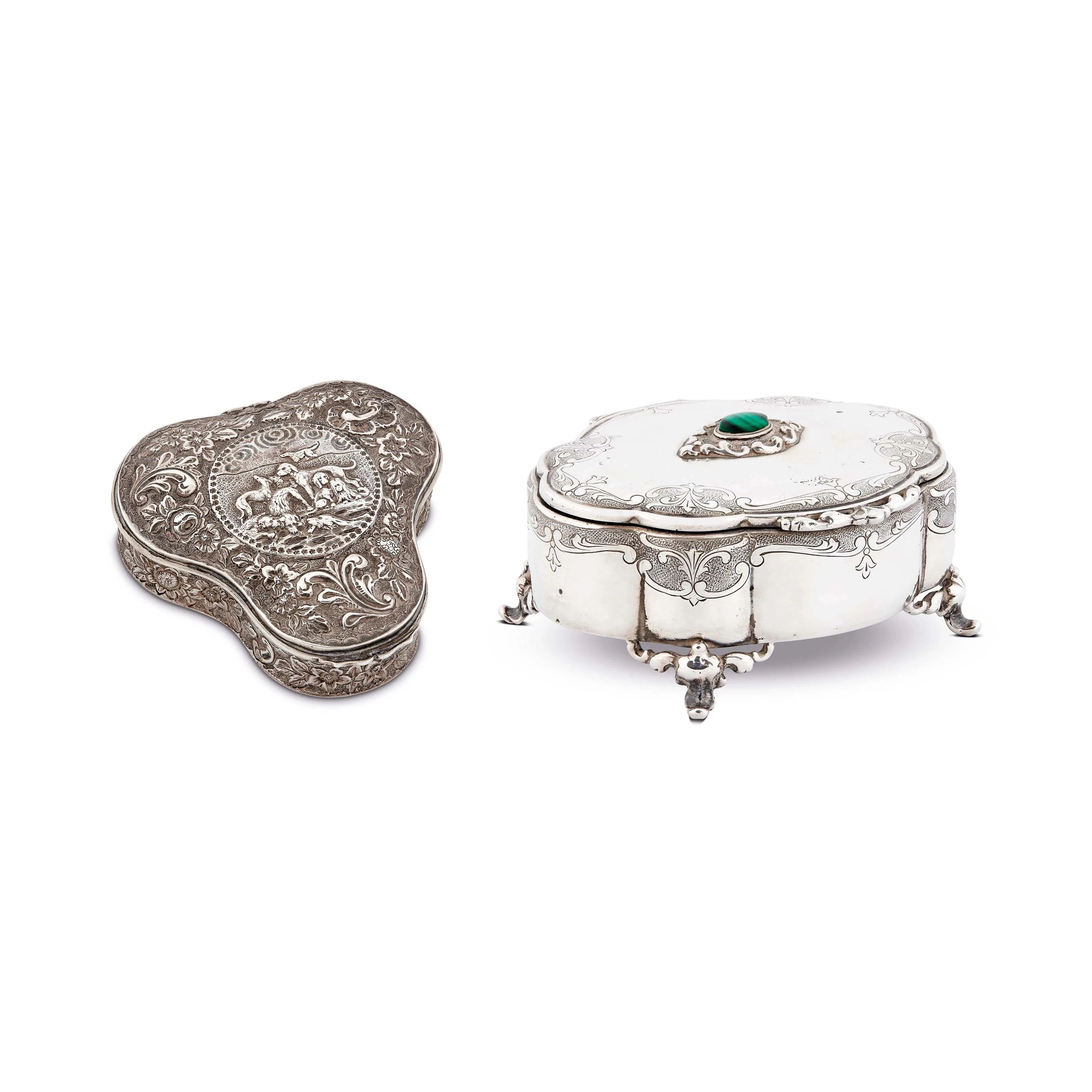 A PAIR OF SILVER BOXES, 20TH CENTURY