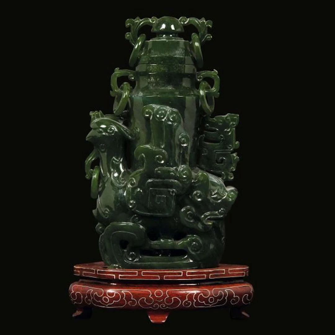 A SPINACH JADE VASE AND COVER, CHINA, 20TH CENTURY