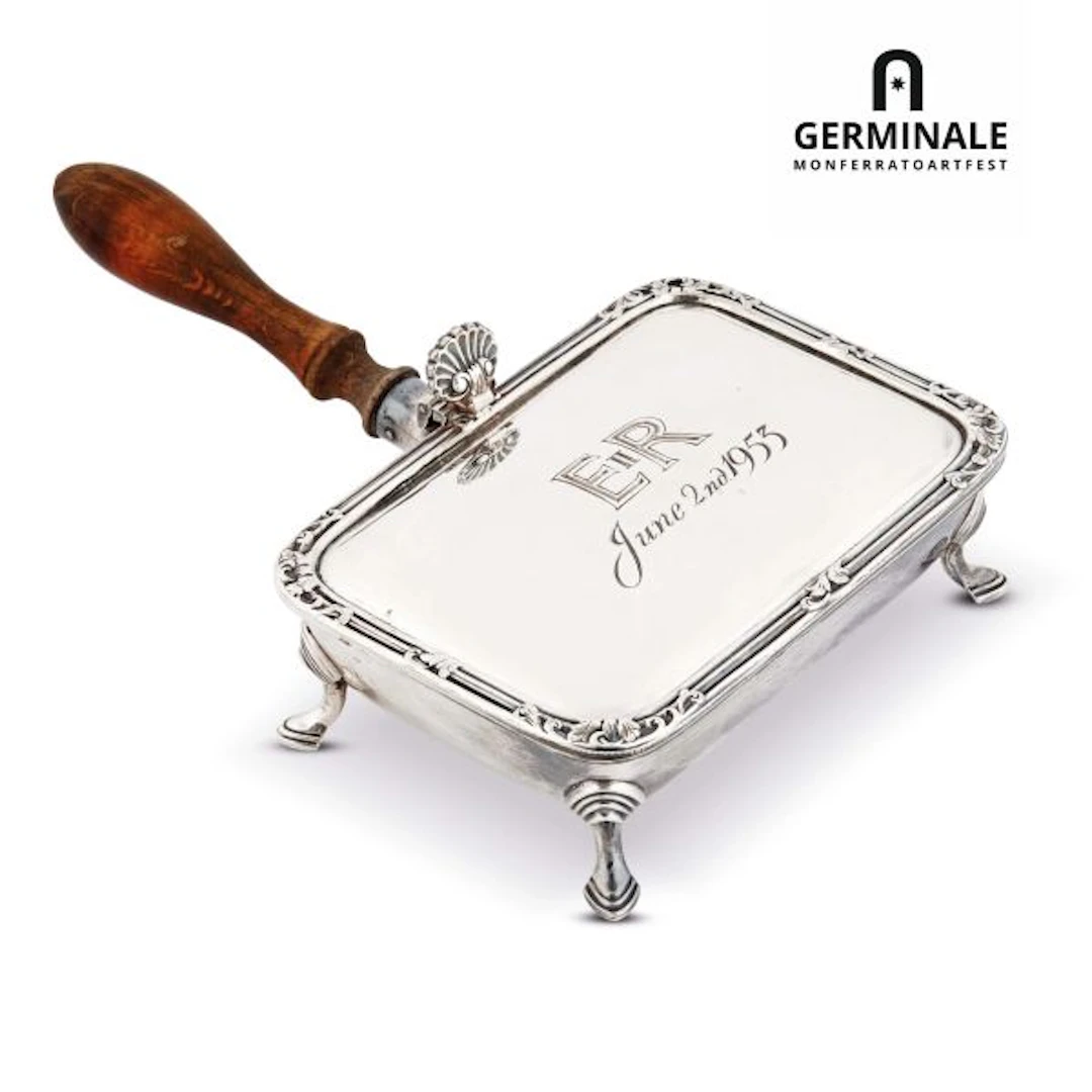 A SILVERPLATED CENDRIER, ENGLAND, 20TH CENTURY
