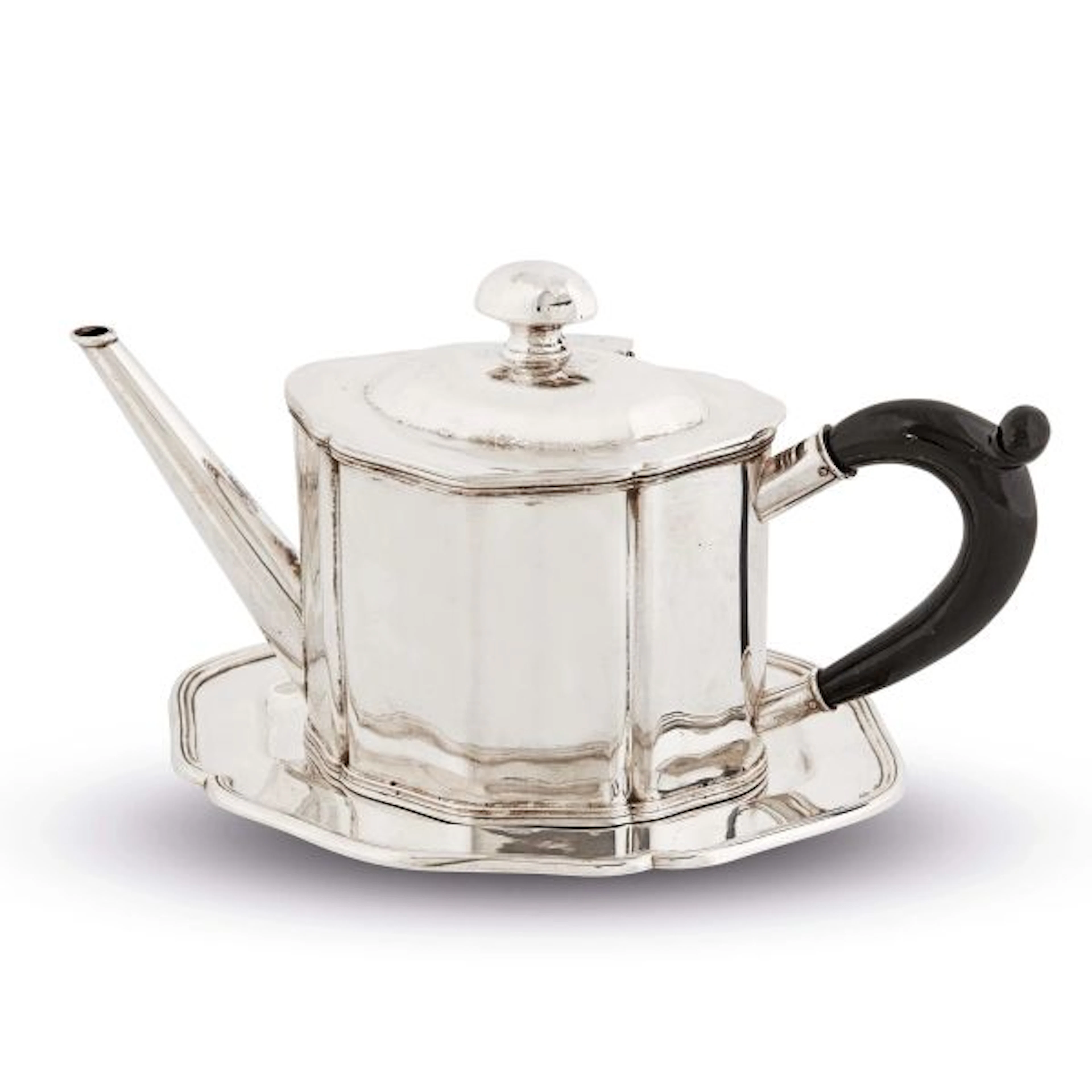 A SILVER TEA POT AND A TRAY, ALESSANDRIA, 20TH CENTURY