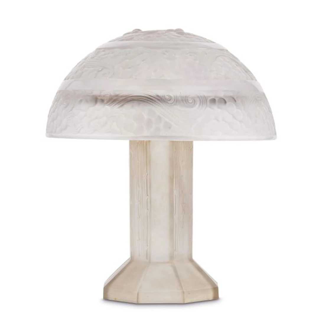 A LALIQUE 'SAINT VINCENT' TABLE LAMP, FRANCE, 20TH CENTURY