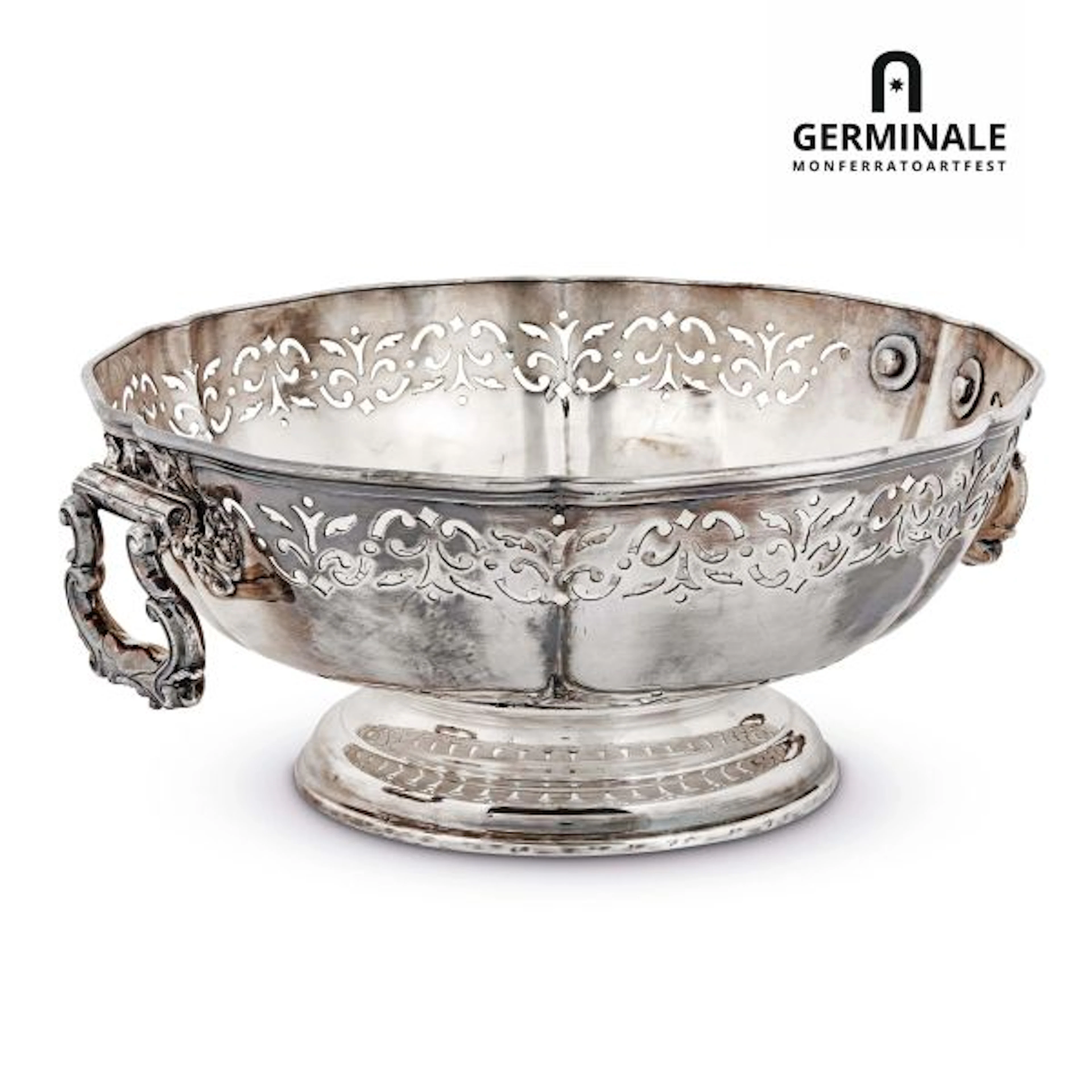 A SILVERPLATED BASKET, PROBABLY ENGLAND, 19TH/20TH CENTURY