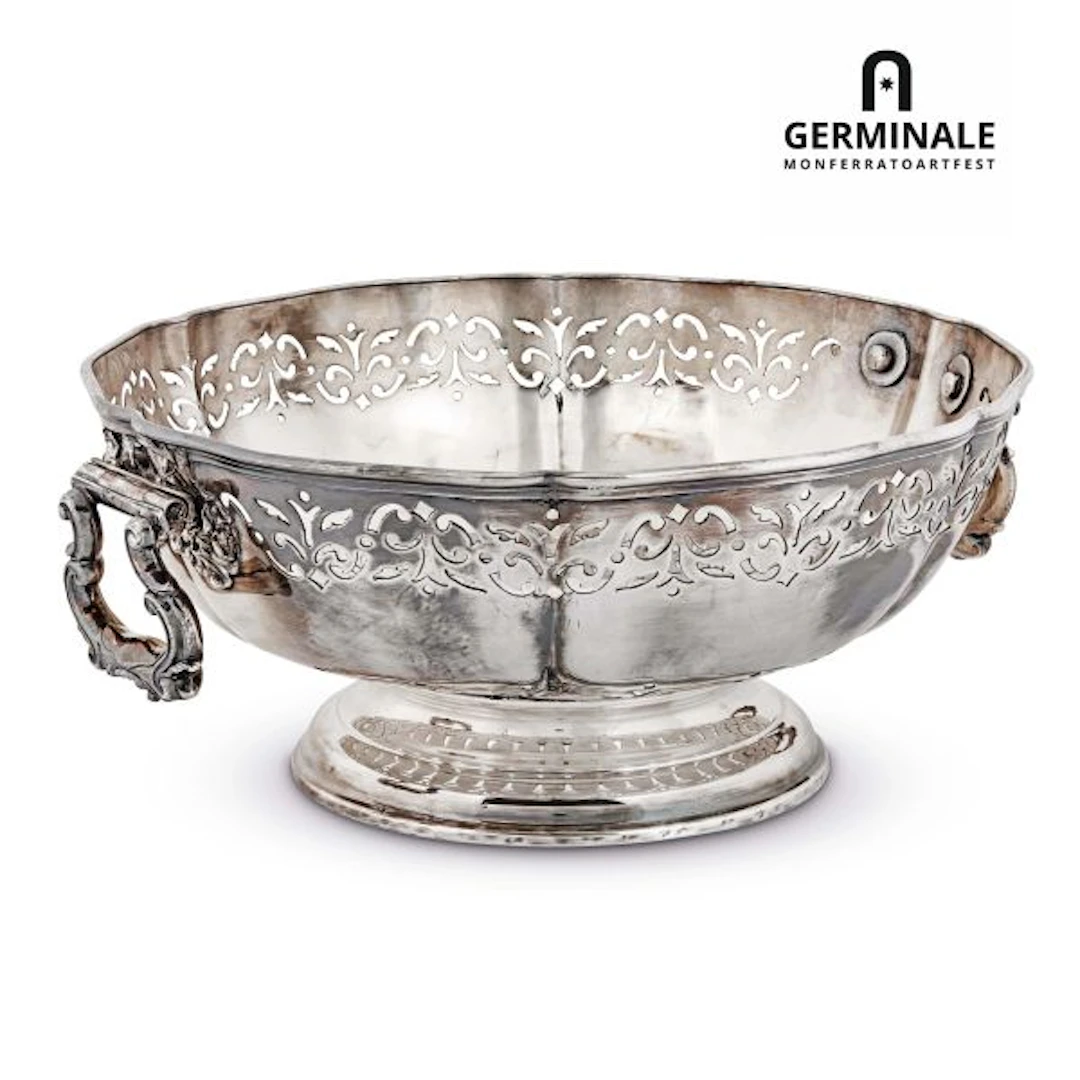 A SILVERPLATED BASKET, PROBABLY ENGLAND, 19TH/20TH CENTURY