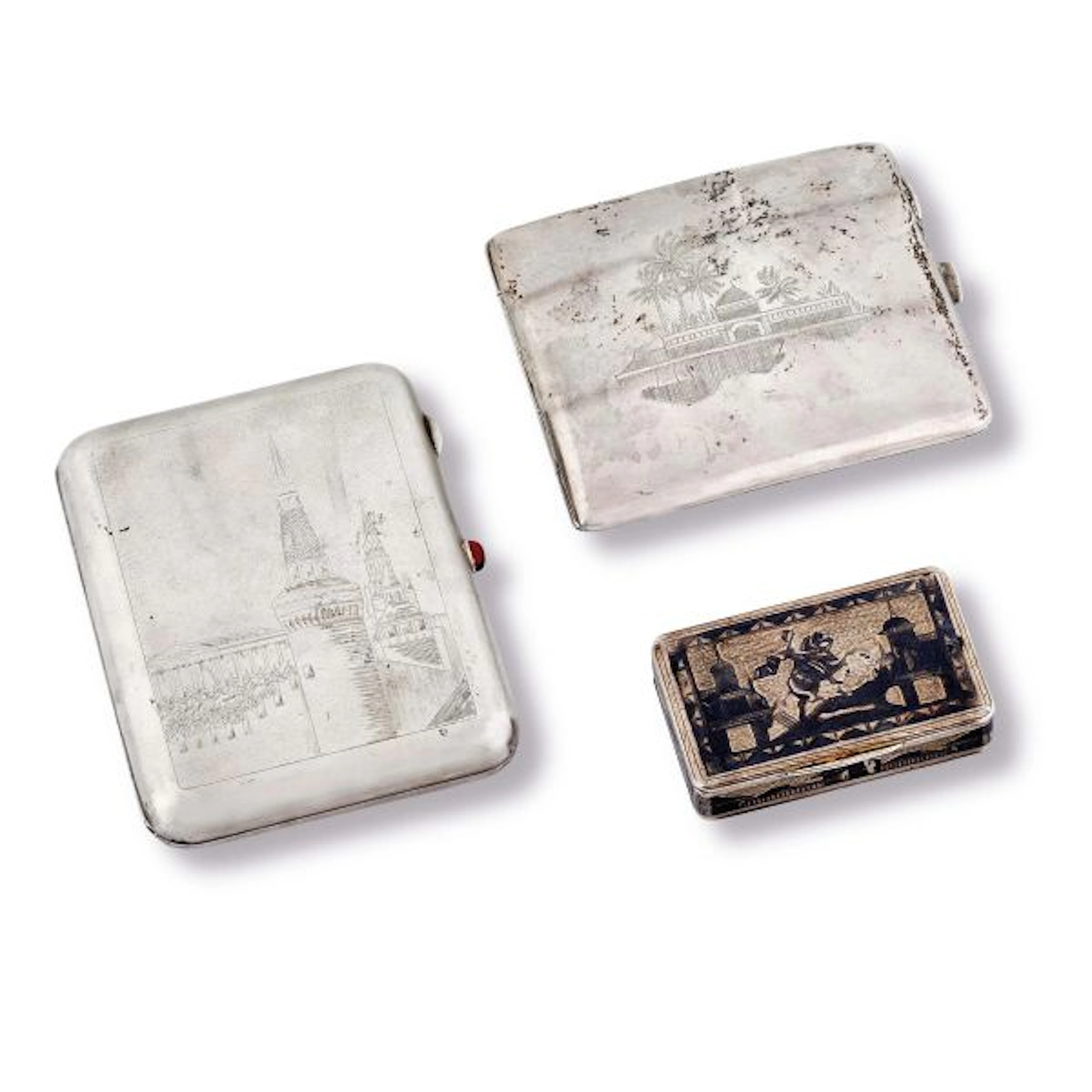 A SILVER CIGARETTE BOX AND A SNUFF BOX, RUSSIA, LATE 19TH/EARLY 20TH CENTURY