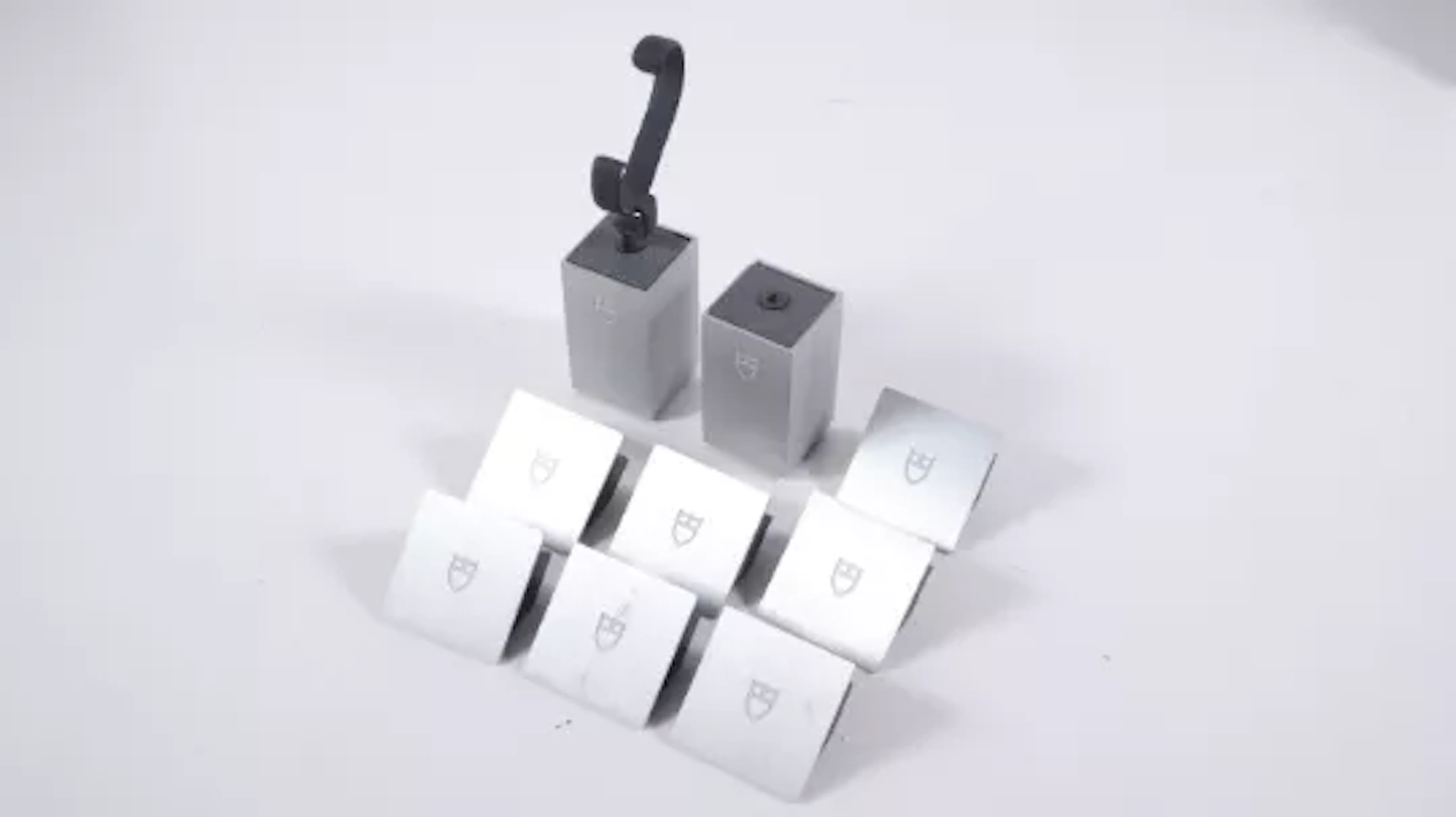 * TO BE SOLD WITHOUT RESERVE* TUDOR: 2x watch stands , 1x c-clip