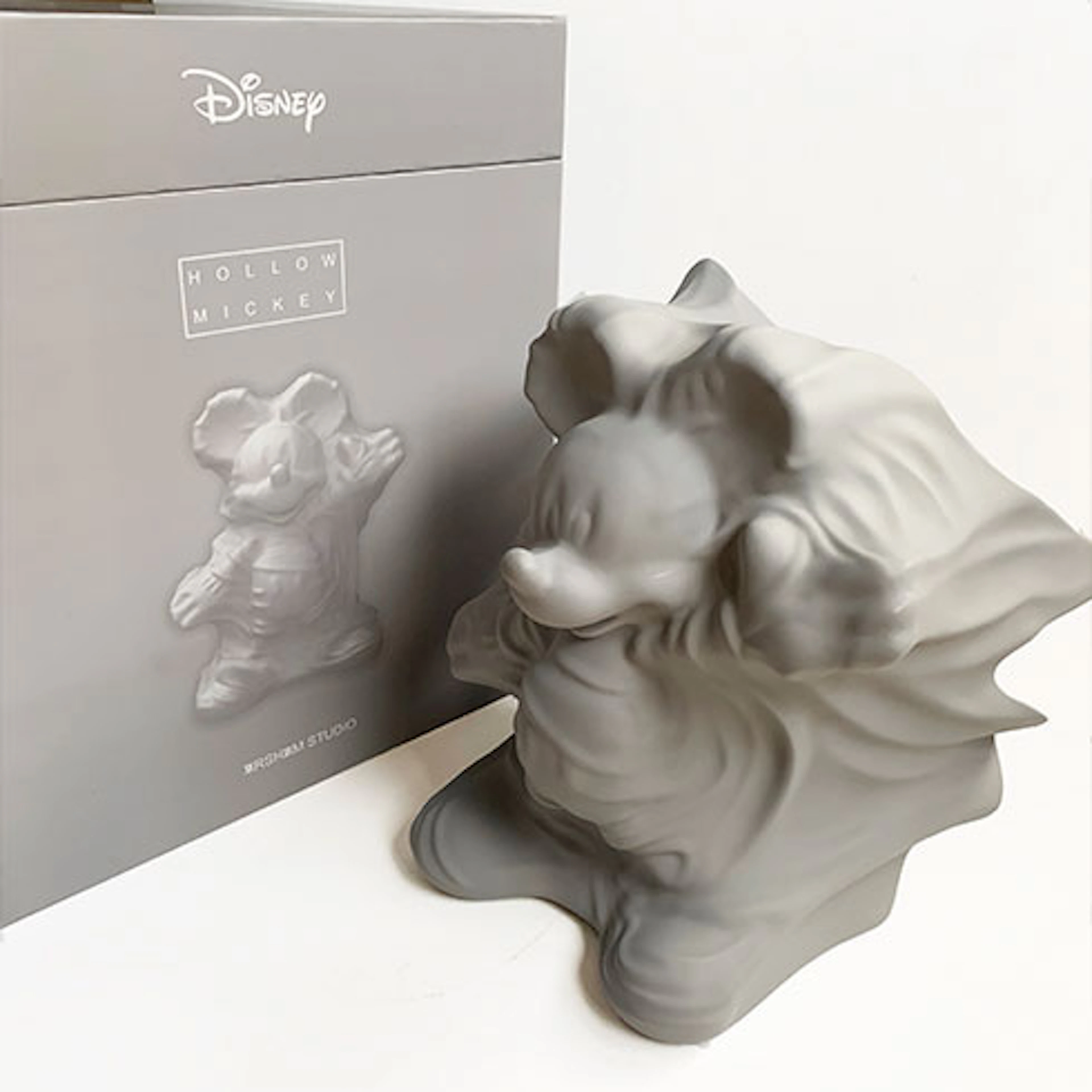 Daniel Arsham x Disney x APPortfolio - Escultura "Hollow Mickey"