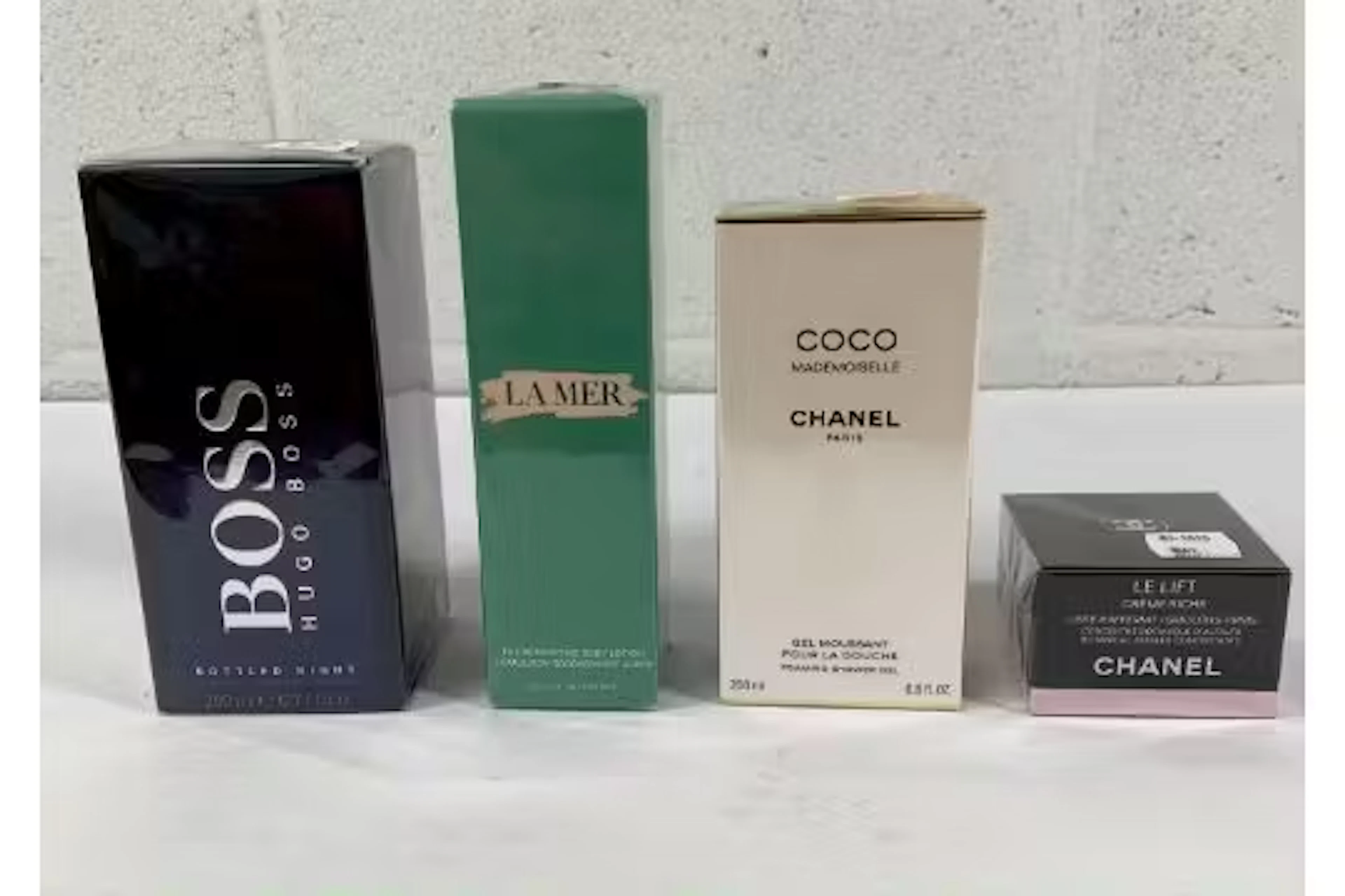 Chanel Le Lift cream 50ml, La Mer body lotion 160ml, Chanel Coco Mademoiselle