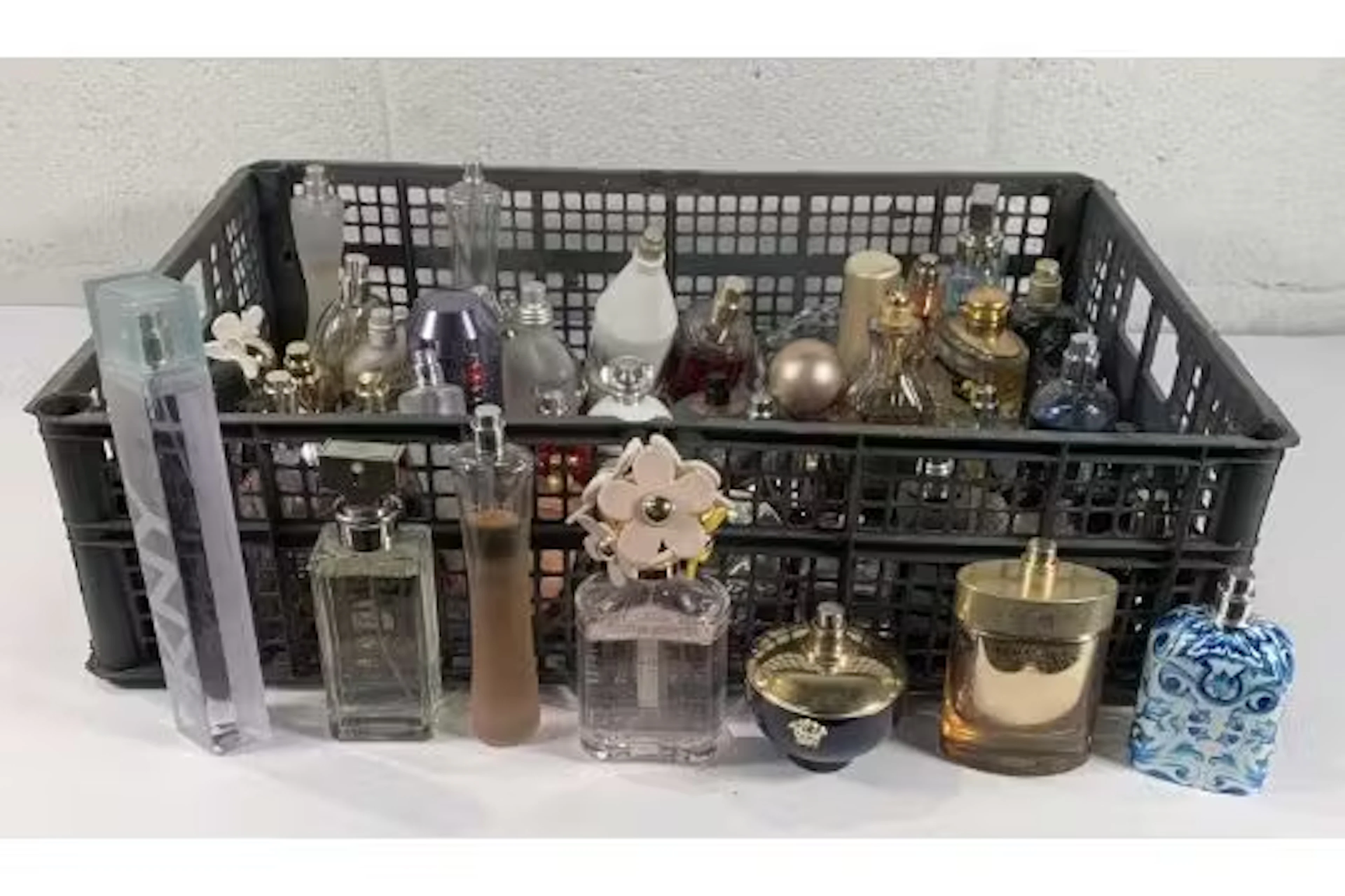 Approximately fifty assorted part used parfum/eau de toilette to include