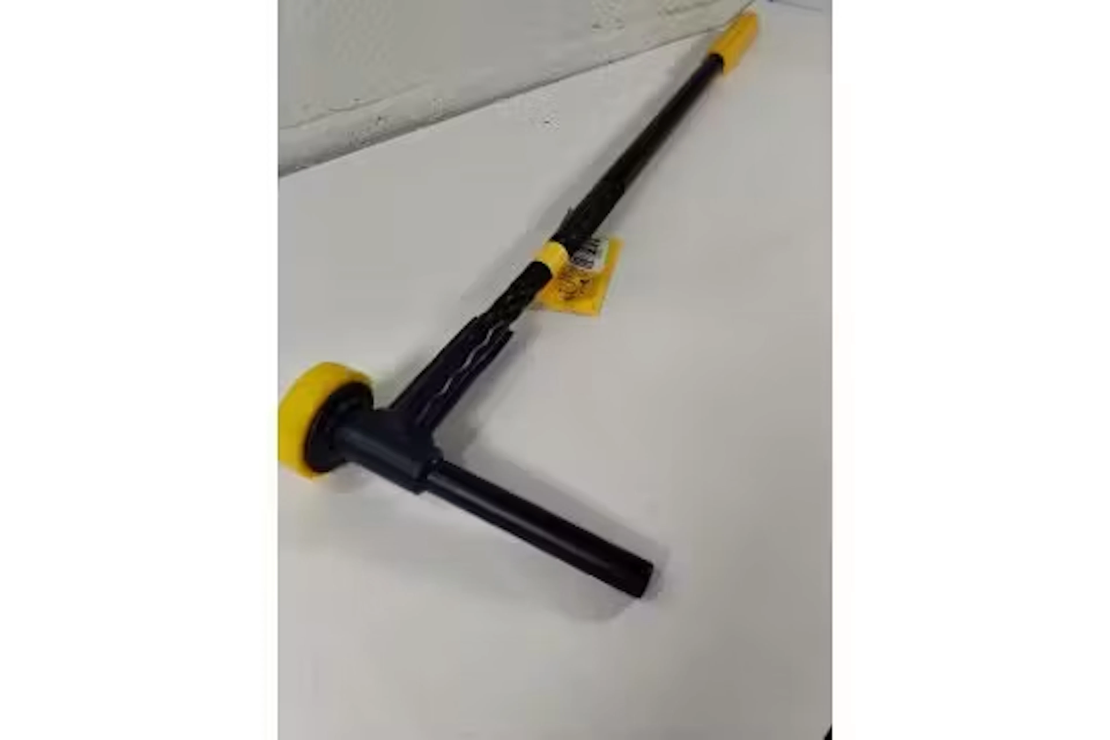 An as new MUMME Tools 19mm Wire Rope Punch with 900mm handle.