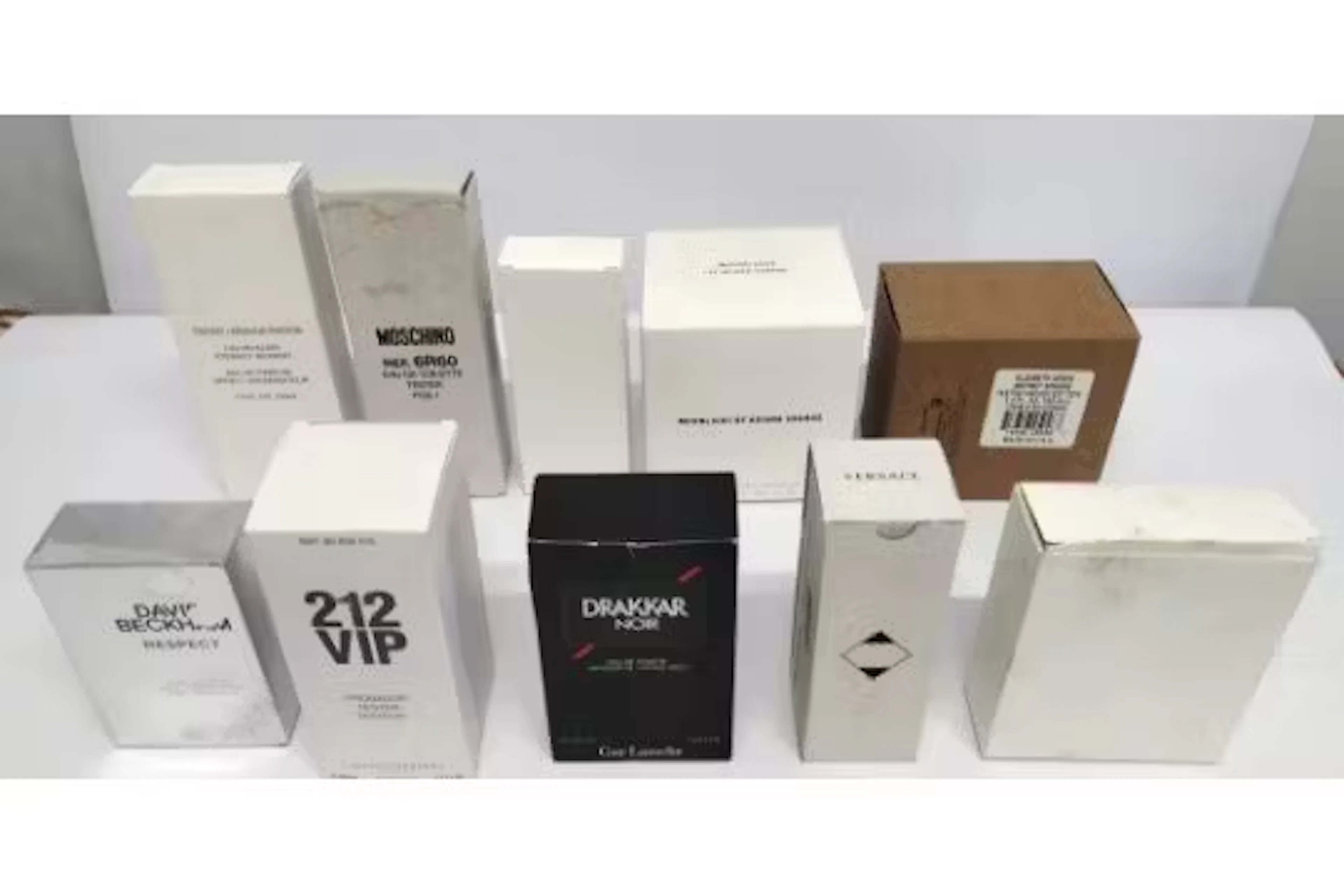Thirty nearly new perfumes/testers and related to include Ariana Grande