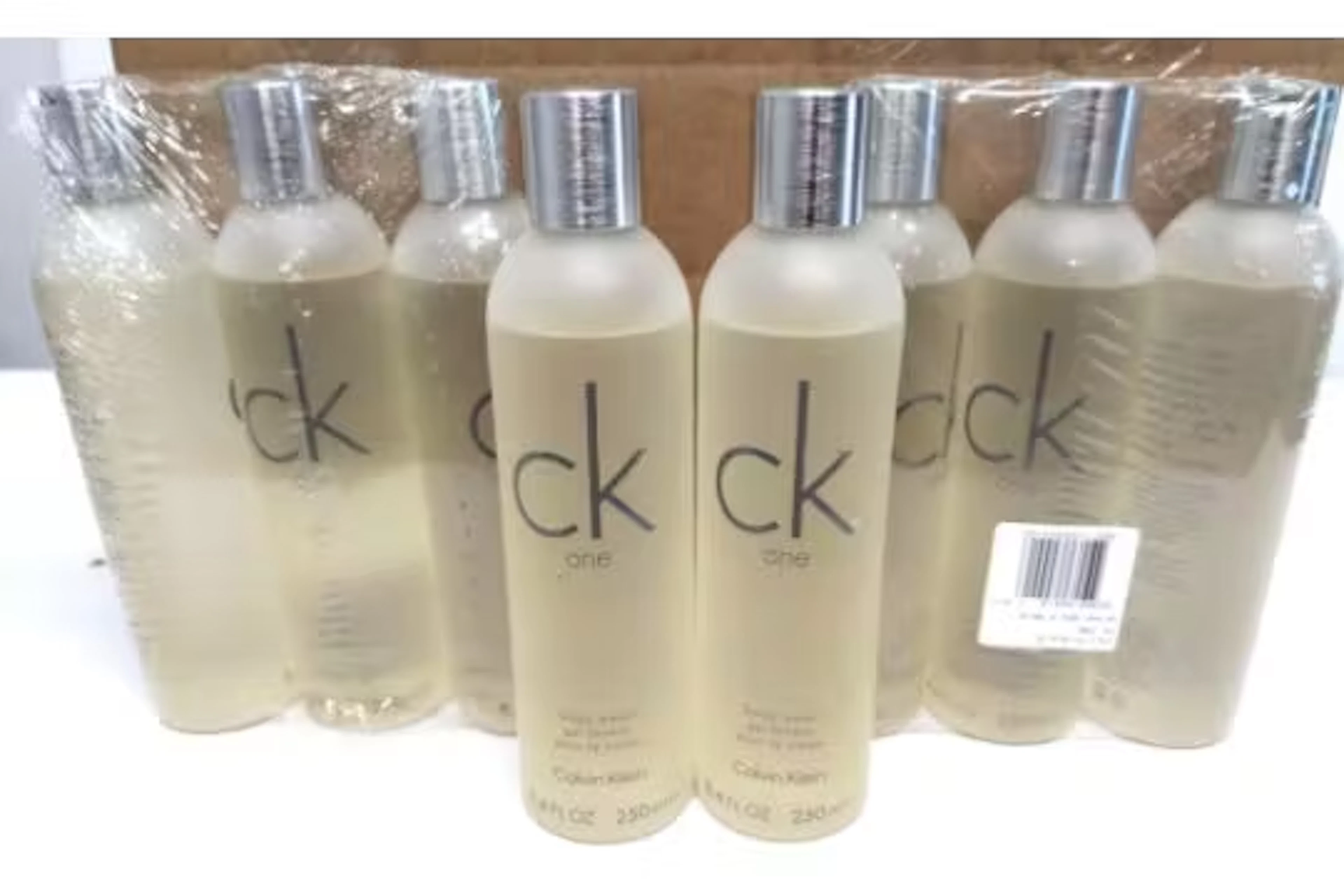 Thirty three Calvin Klein body wash gel lavants 250ml bottles.