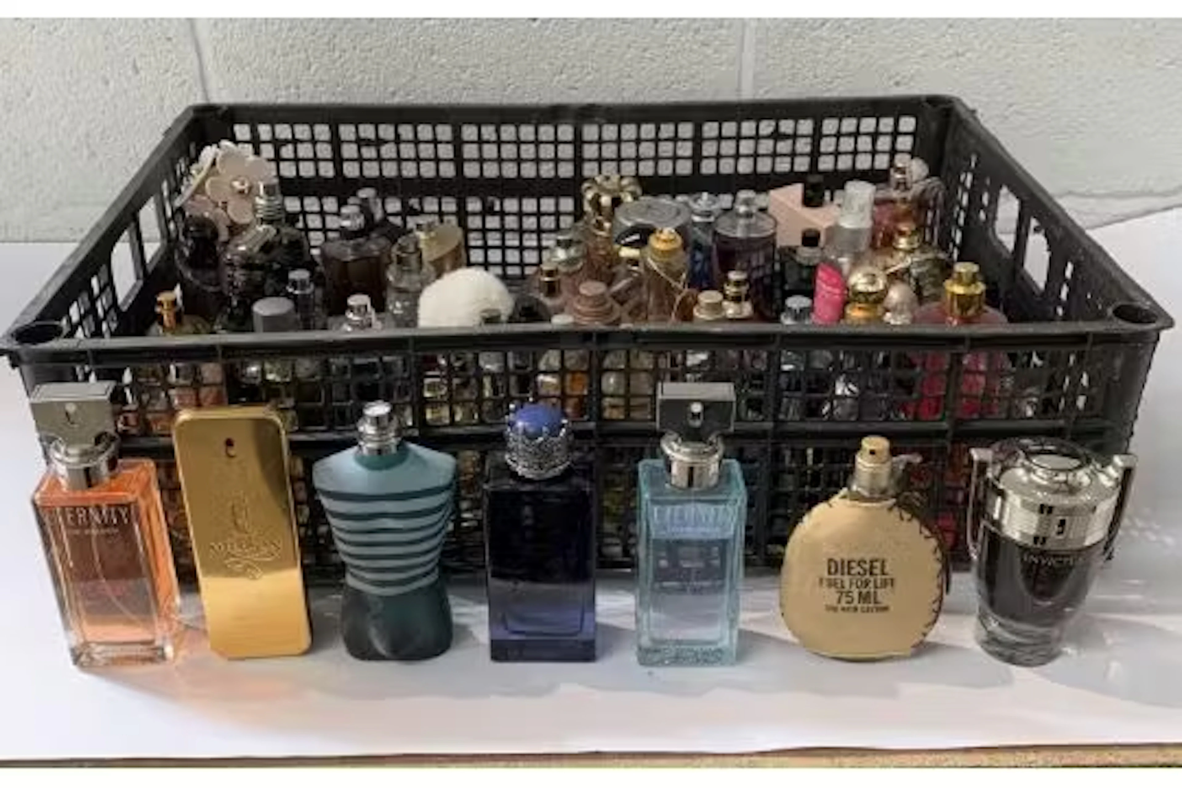 Approximately fifty assorted part used parfum/eau de toilette to include