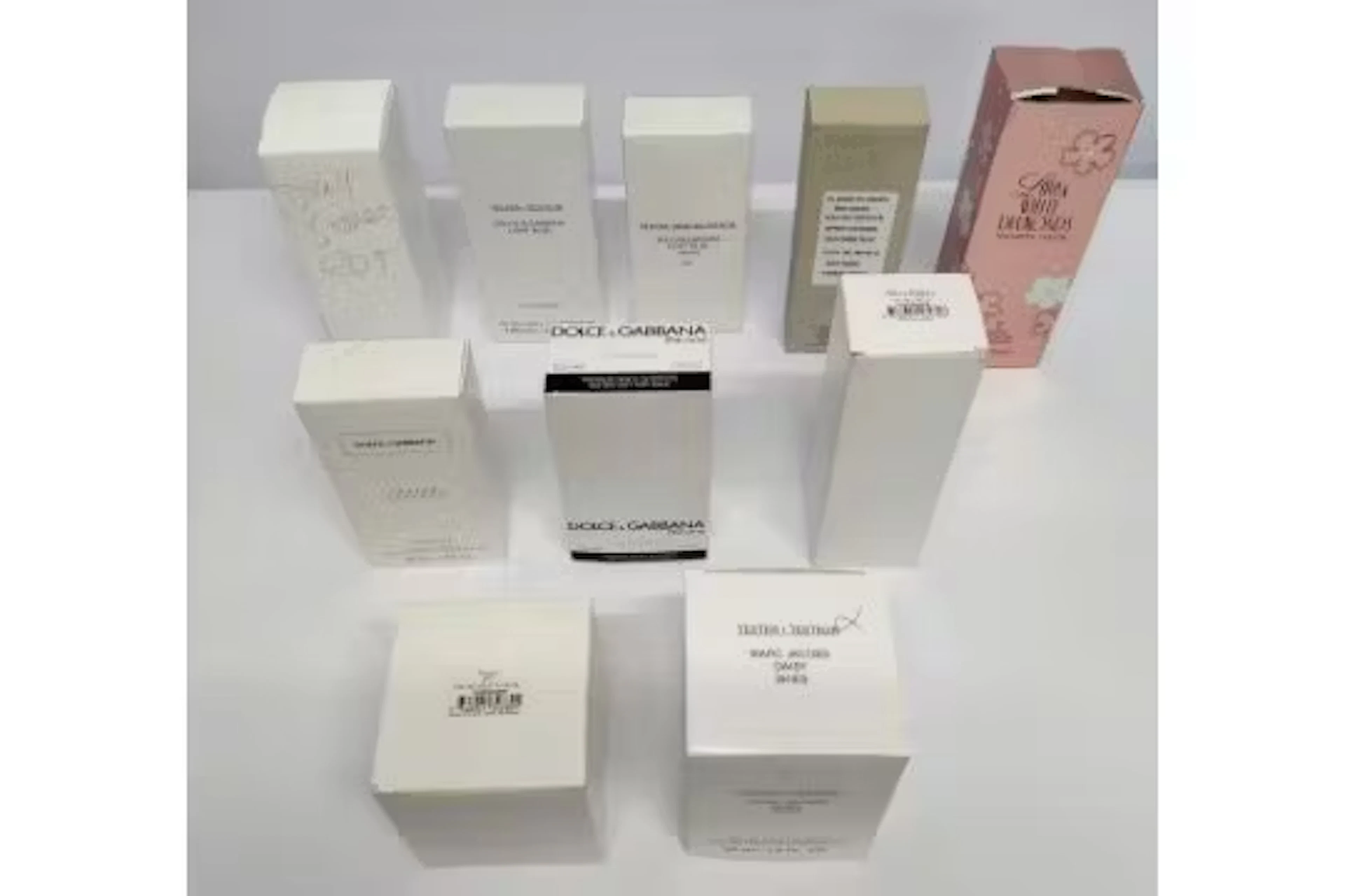 Thirty nearly new perfumes/testers and related to include Dolce &