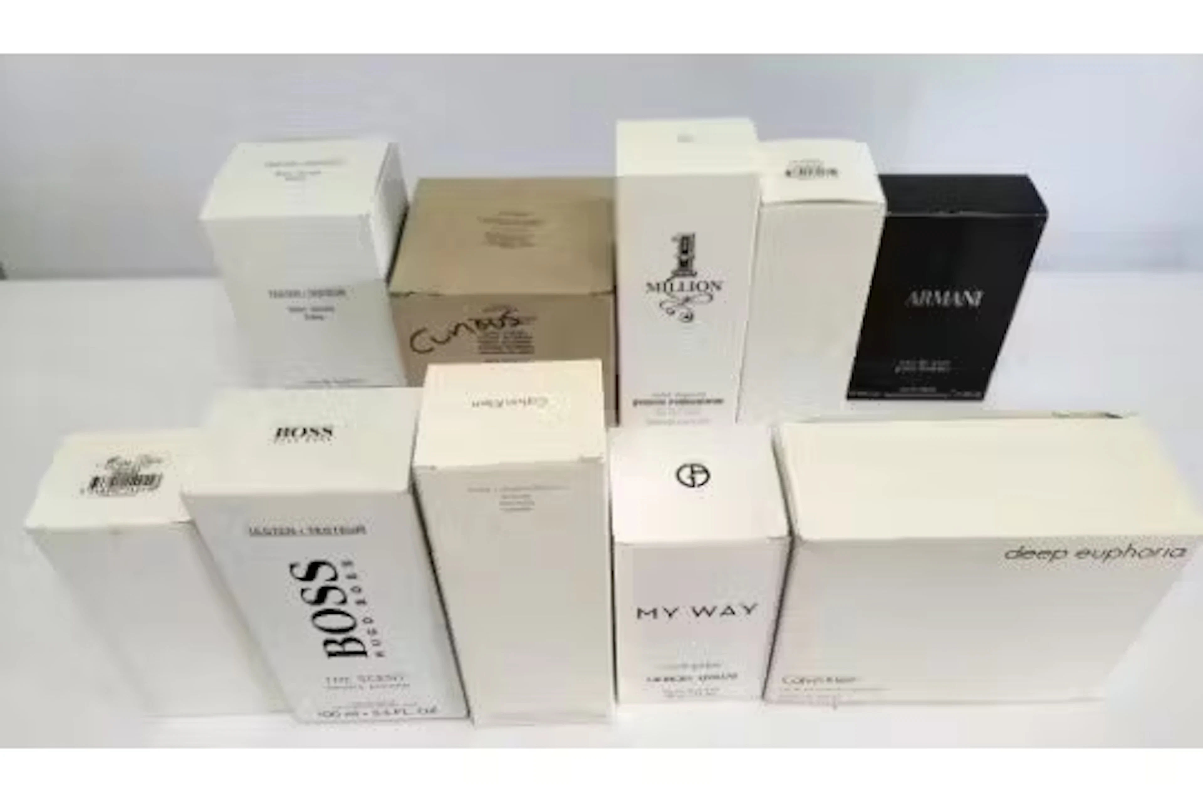 Thirty nearly new perfumes/testers and related to include Marc Jacobs