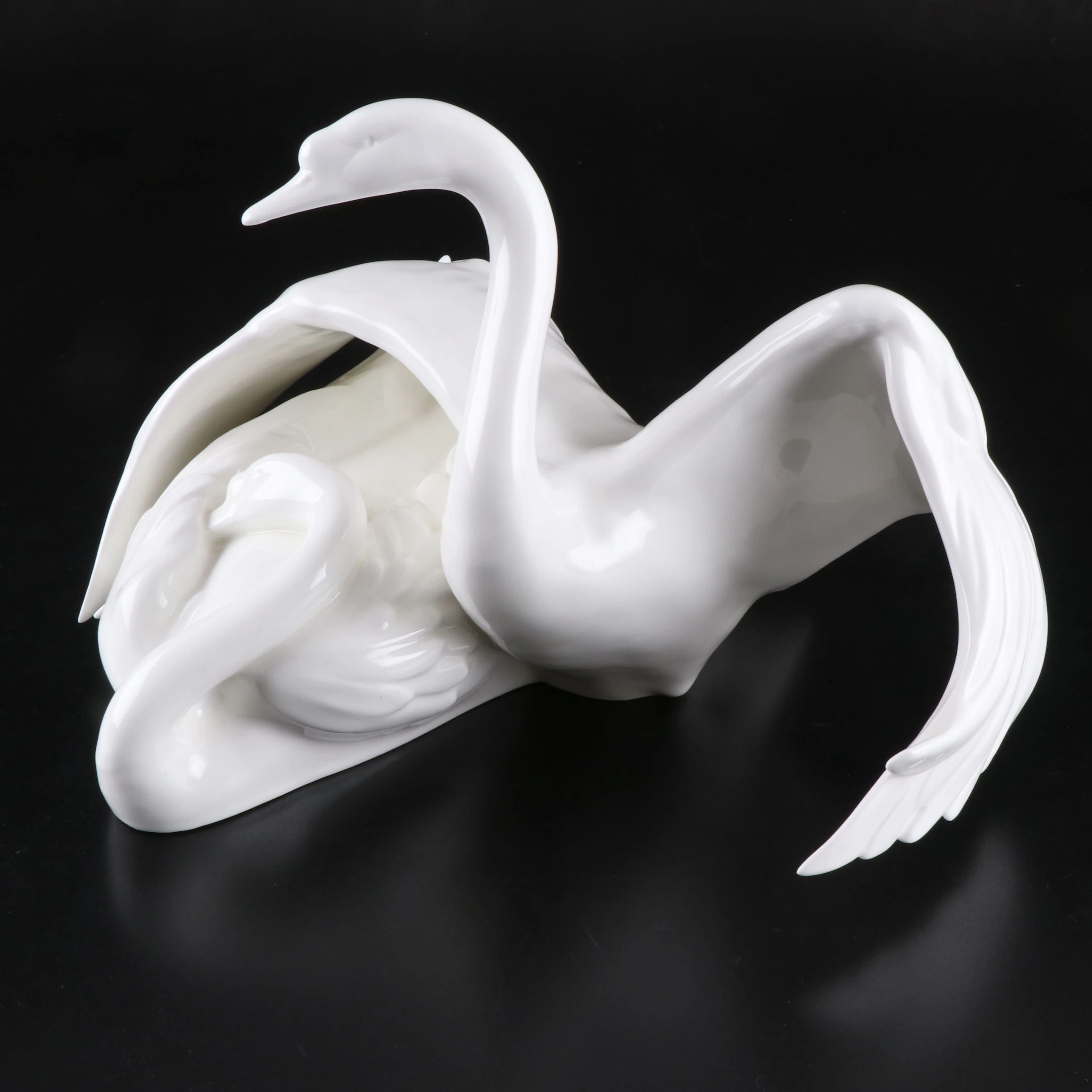 Royal Doulton "Nestling Down" Porcelain Swan Figurine, 1985