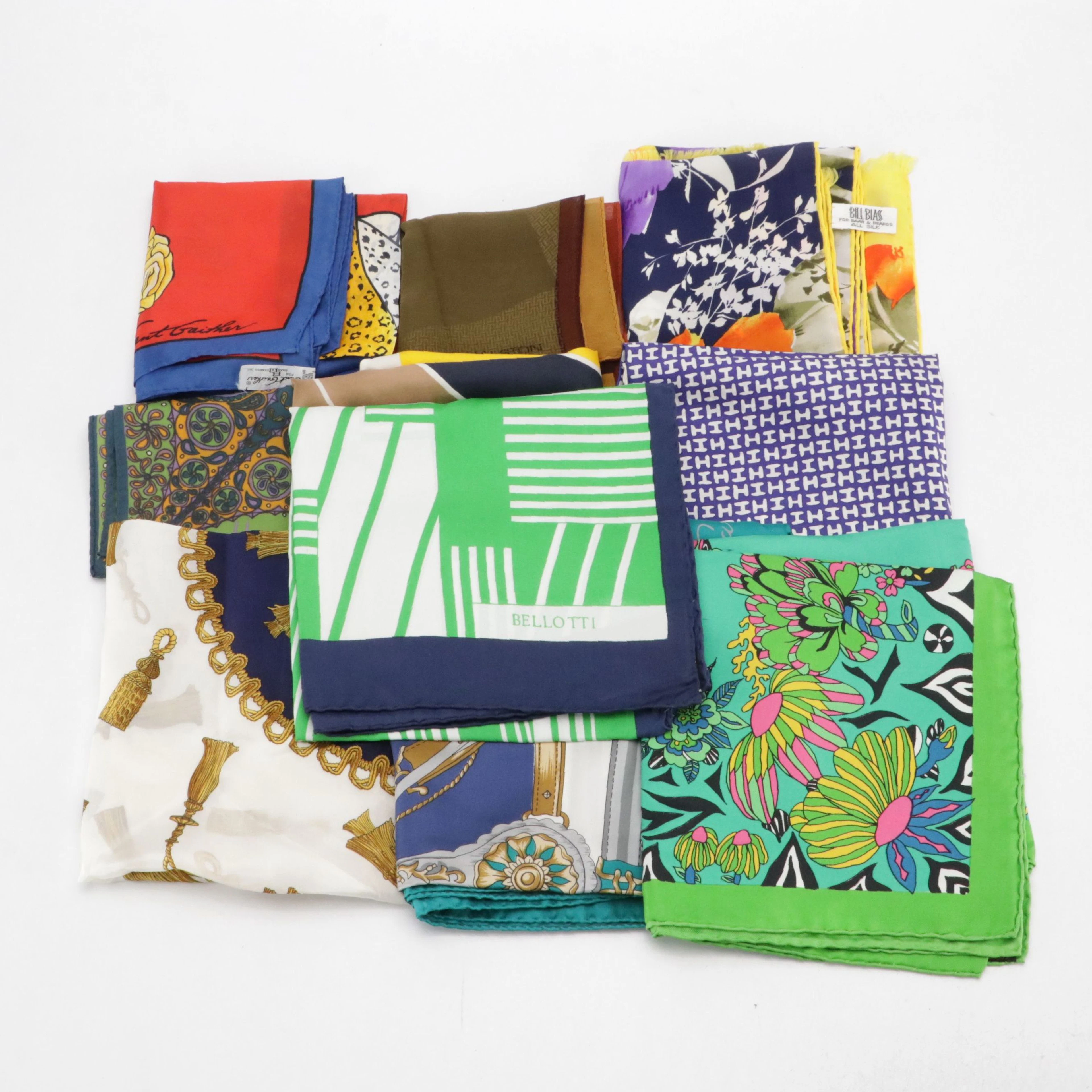 Oscar de La Renta, Halston, Vara, and More Vintage Printed Silk Scarves