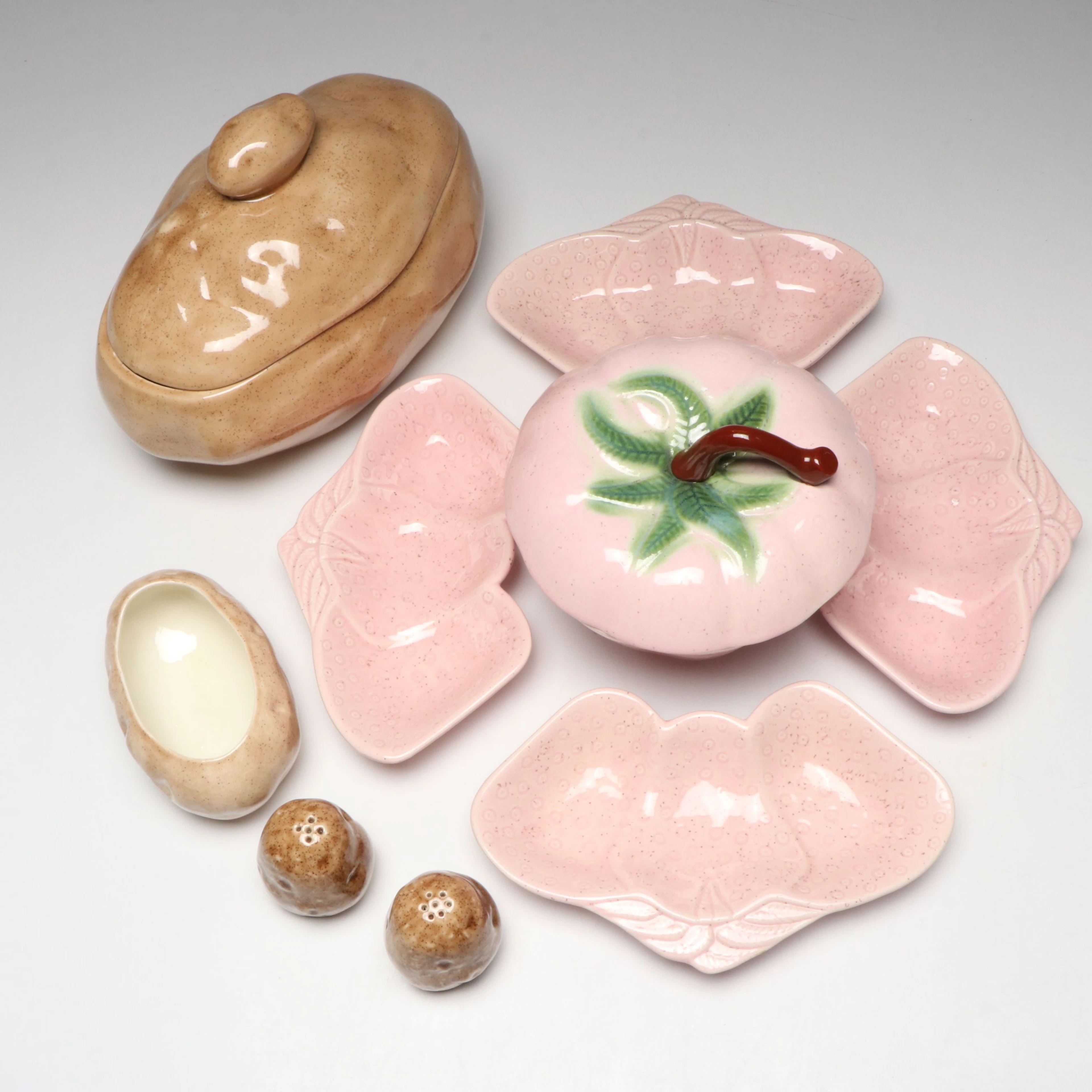 Valley Vista Ceramic Strawberry Serving Set with Potato Shaped Serveware