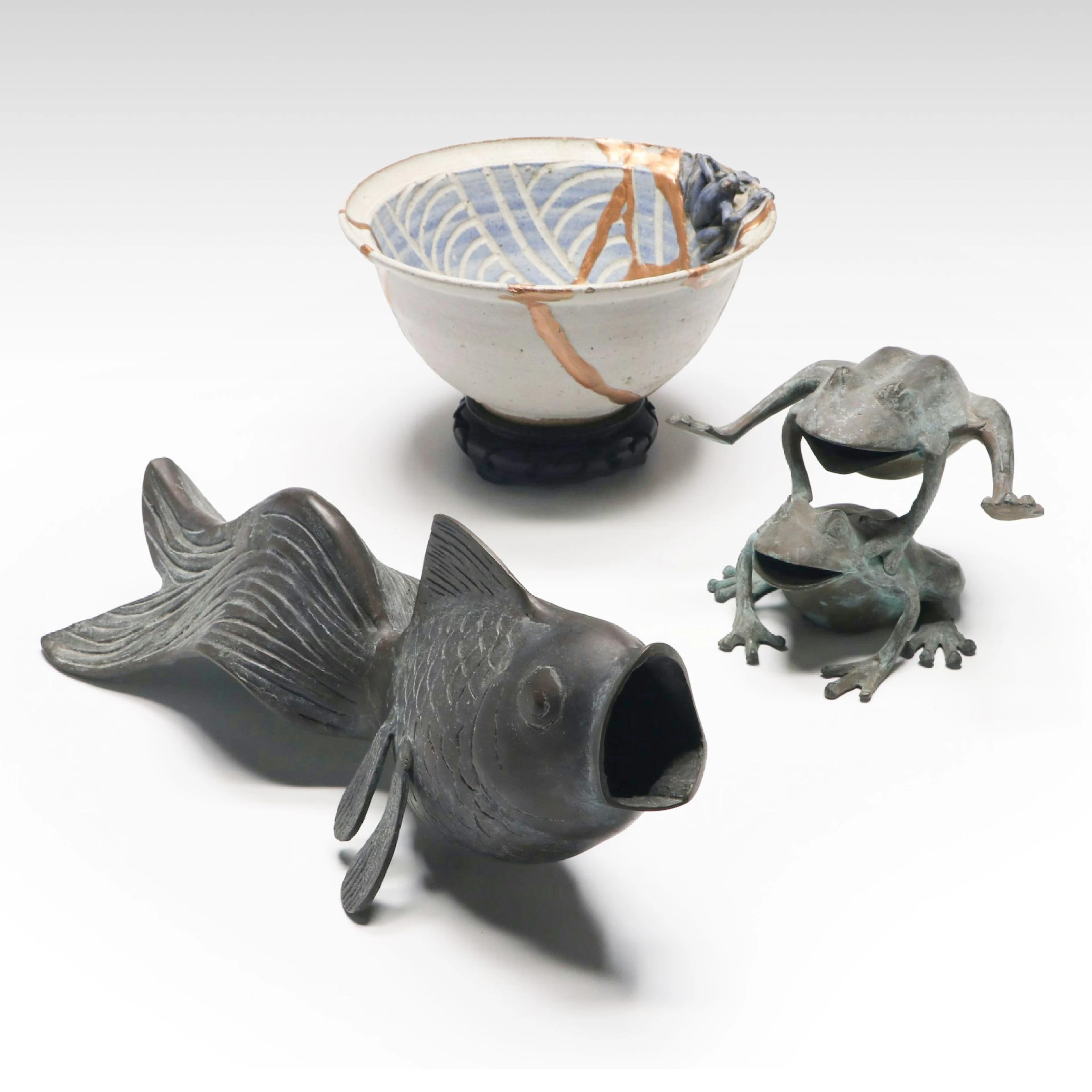 Kintsugi Style Stoneware Bowl with Metal Frog and Fish Figurines