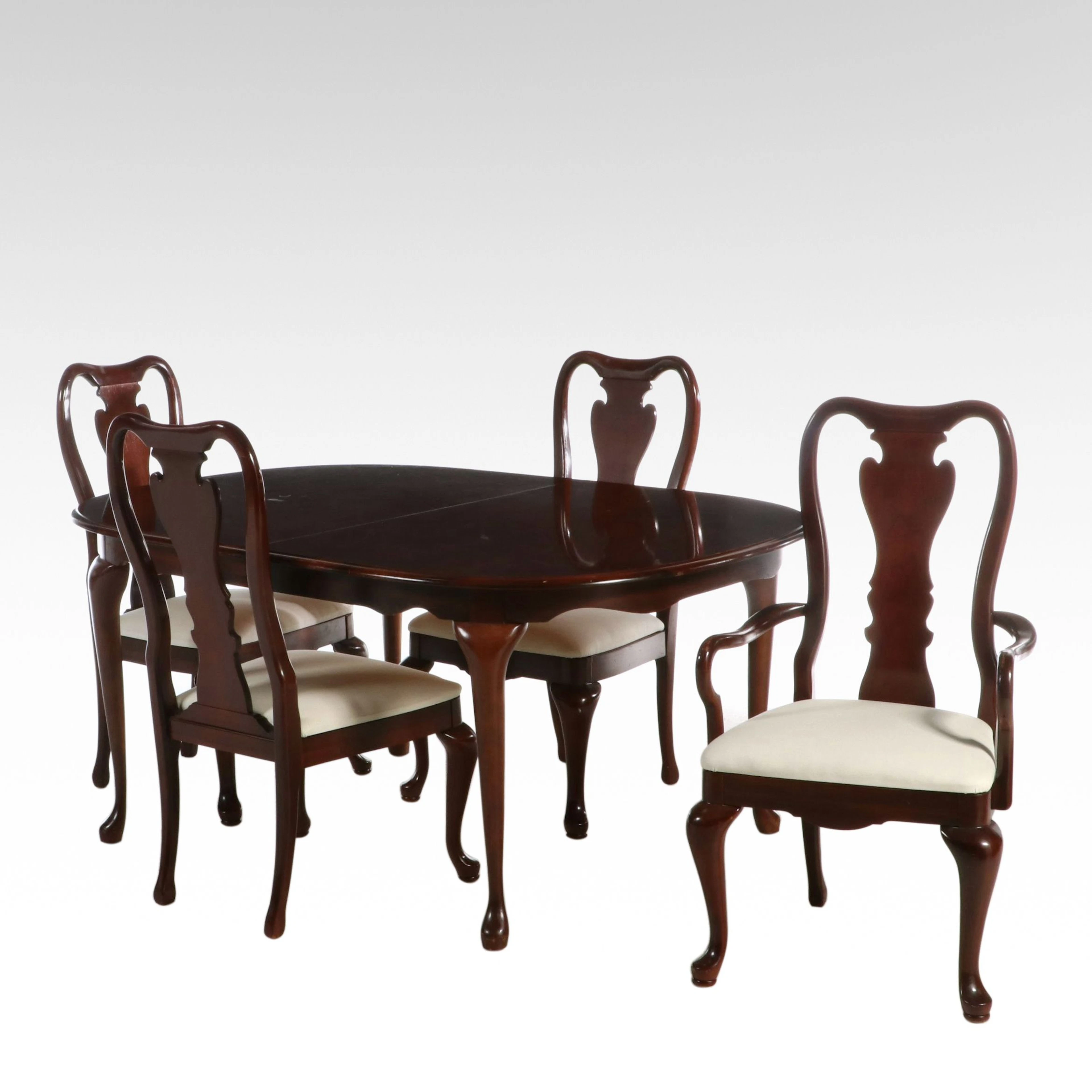 American Drew Queen Anne Style Mahogany Dining Table and Thomasville Chairs