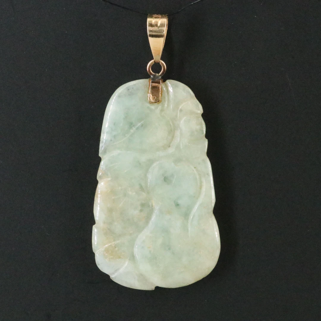 14K Jadeite Carved Squash Pendant