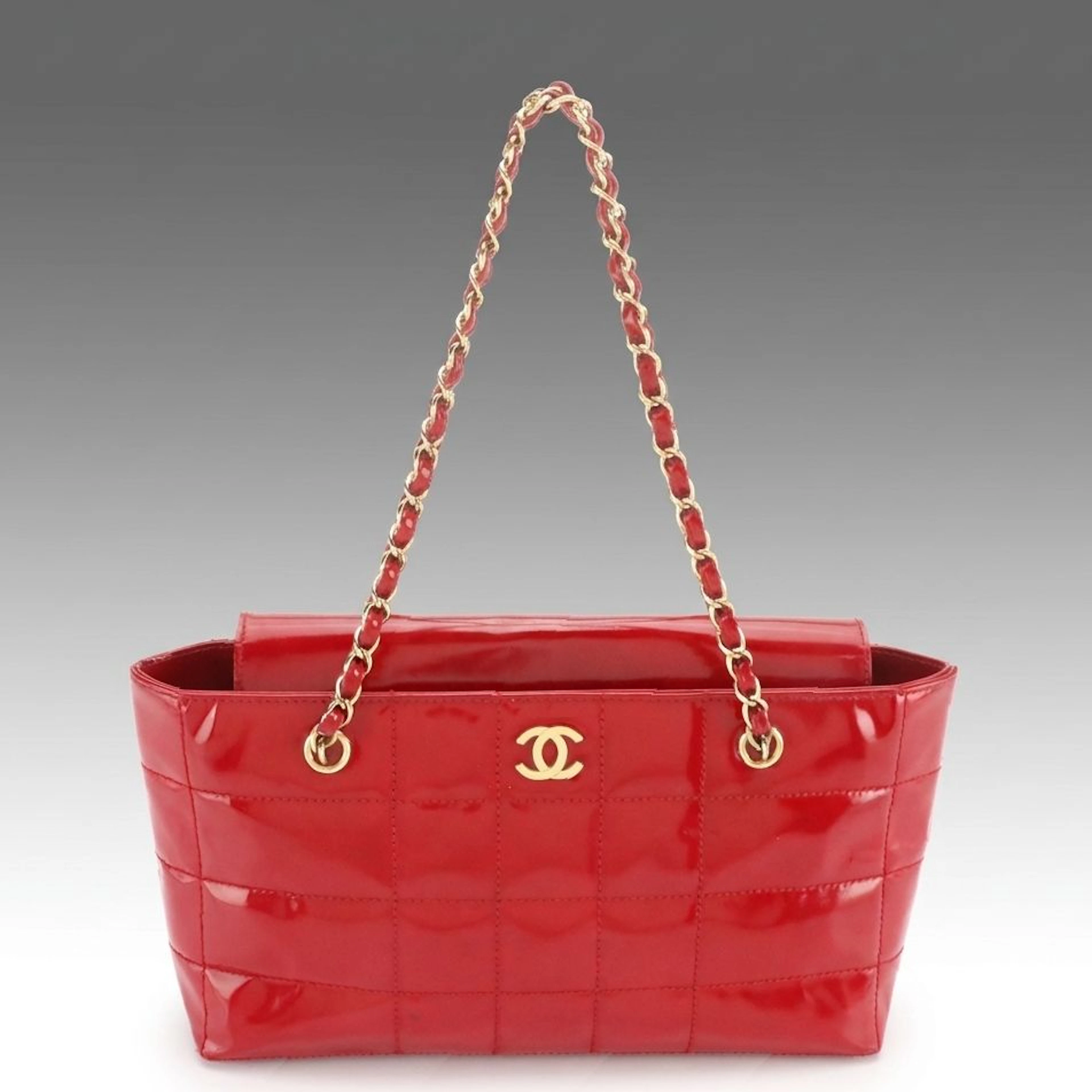 Chanel Chocolate Bar Shoulder Tote Bag in Red Patent Leather