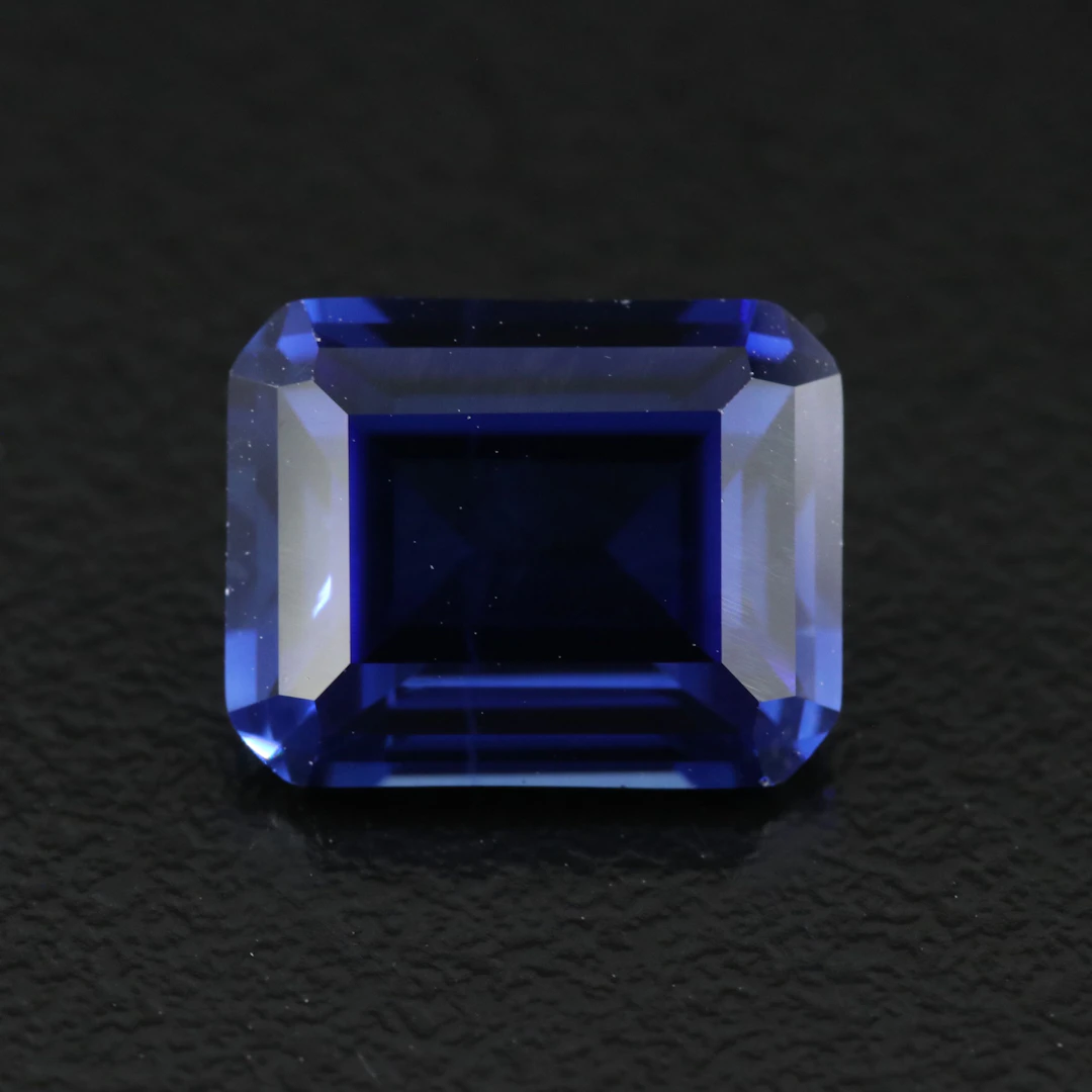 Loose 4.39 CT Lab Grown Sapphire