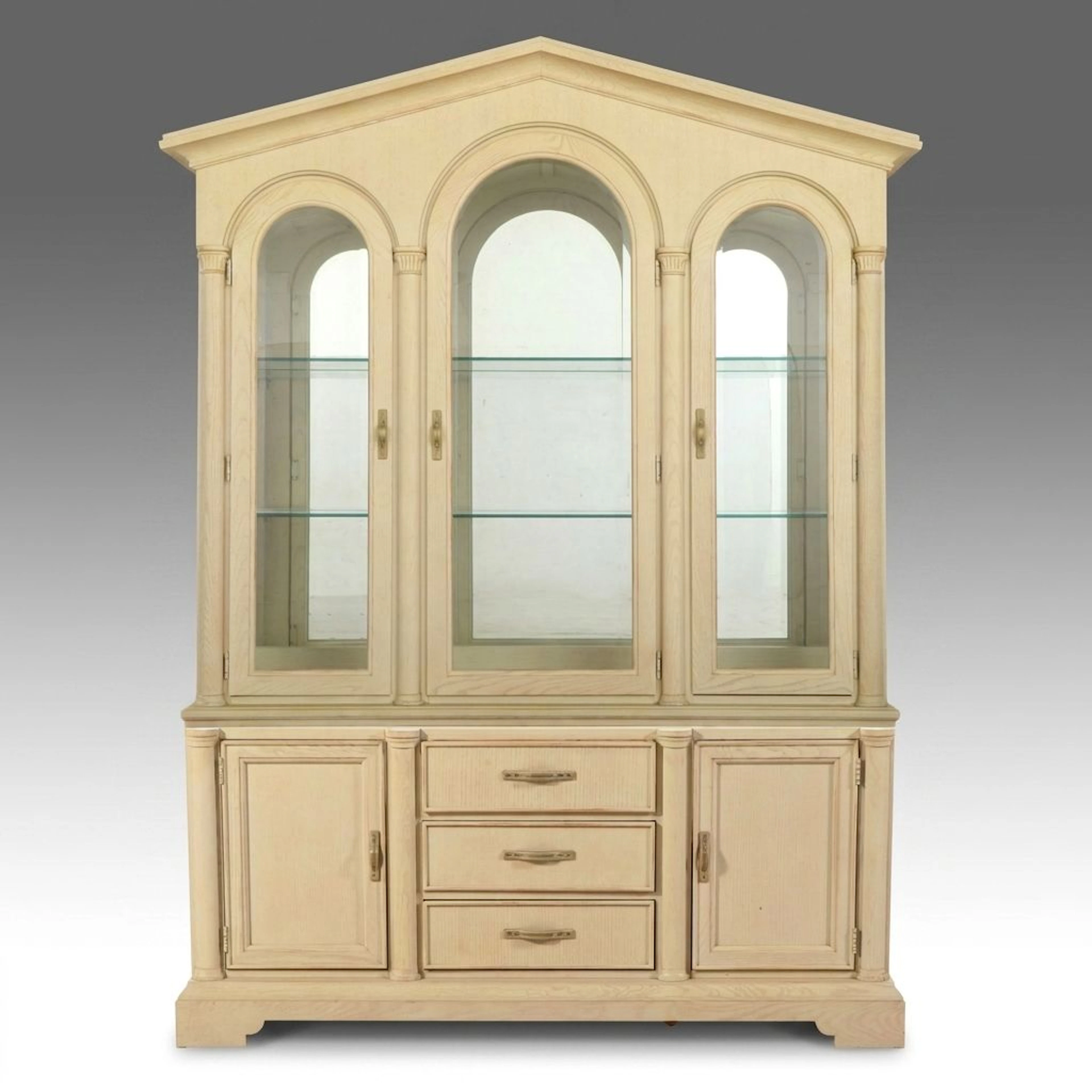 Stanley Furniture Traditional Style Painted China Cabinet