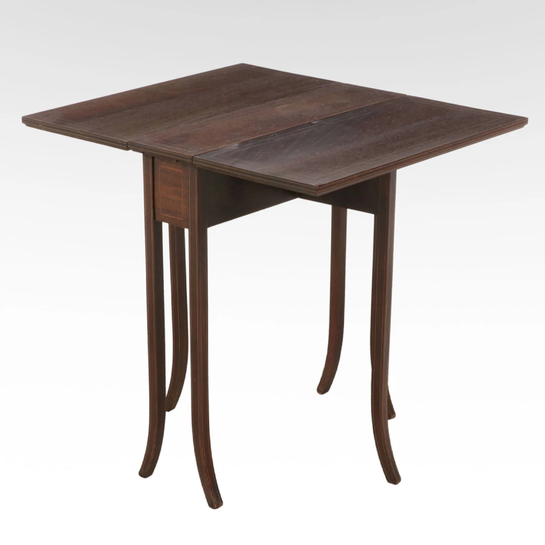Hepplewhite Style Mahogany and String-Inlaid Drop-Leaf Side Table, 20th Century