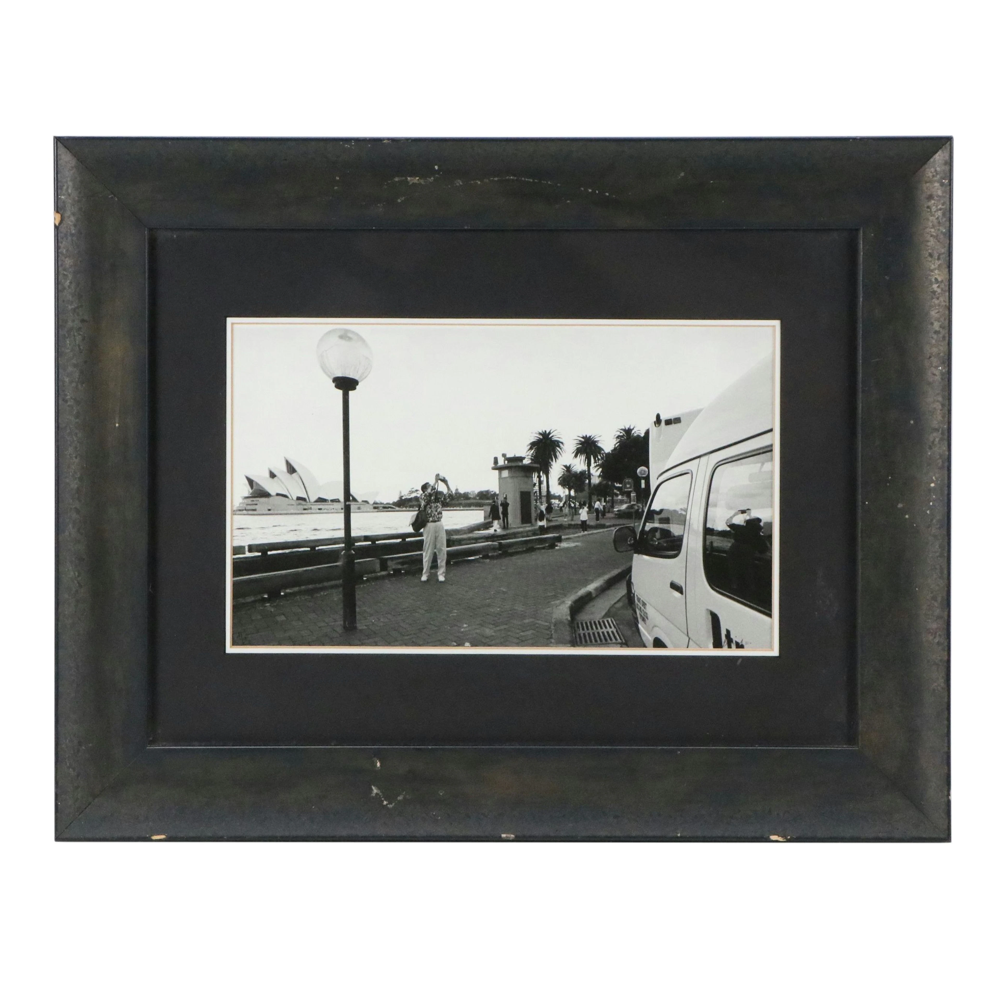 Black and White Photograph of Tourists in Sydney, Late 20th Century