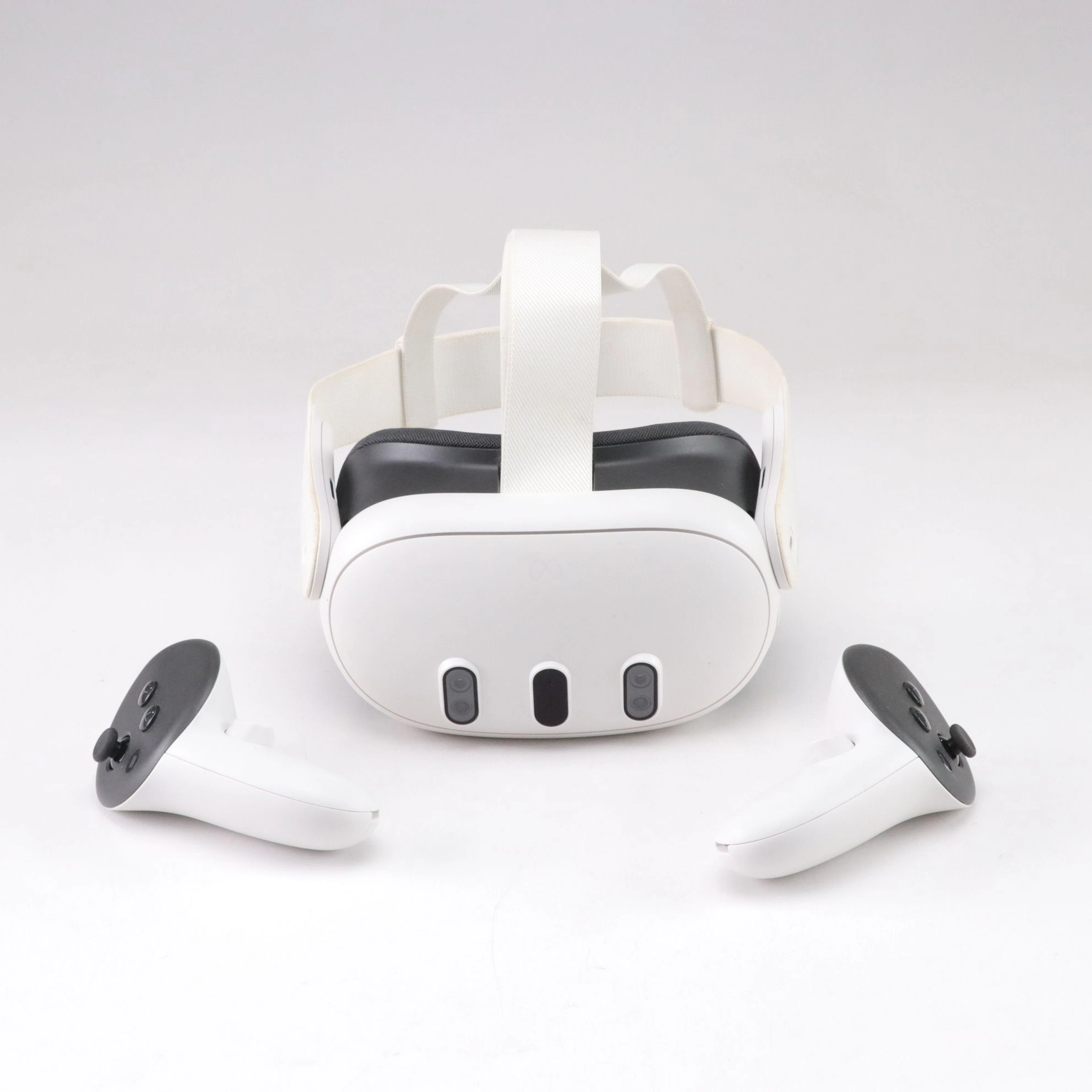 Meta Quest 3 Virtual Reality Headset with Controllers