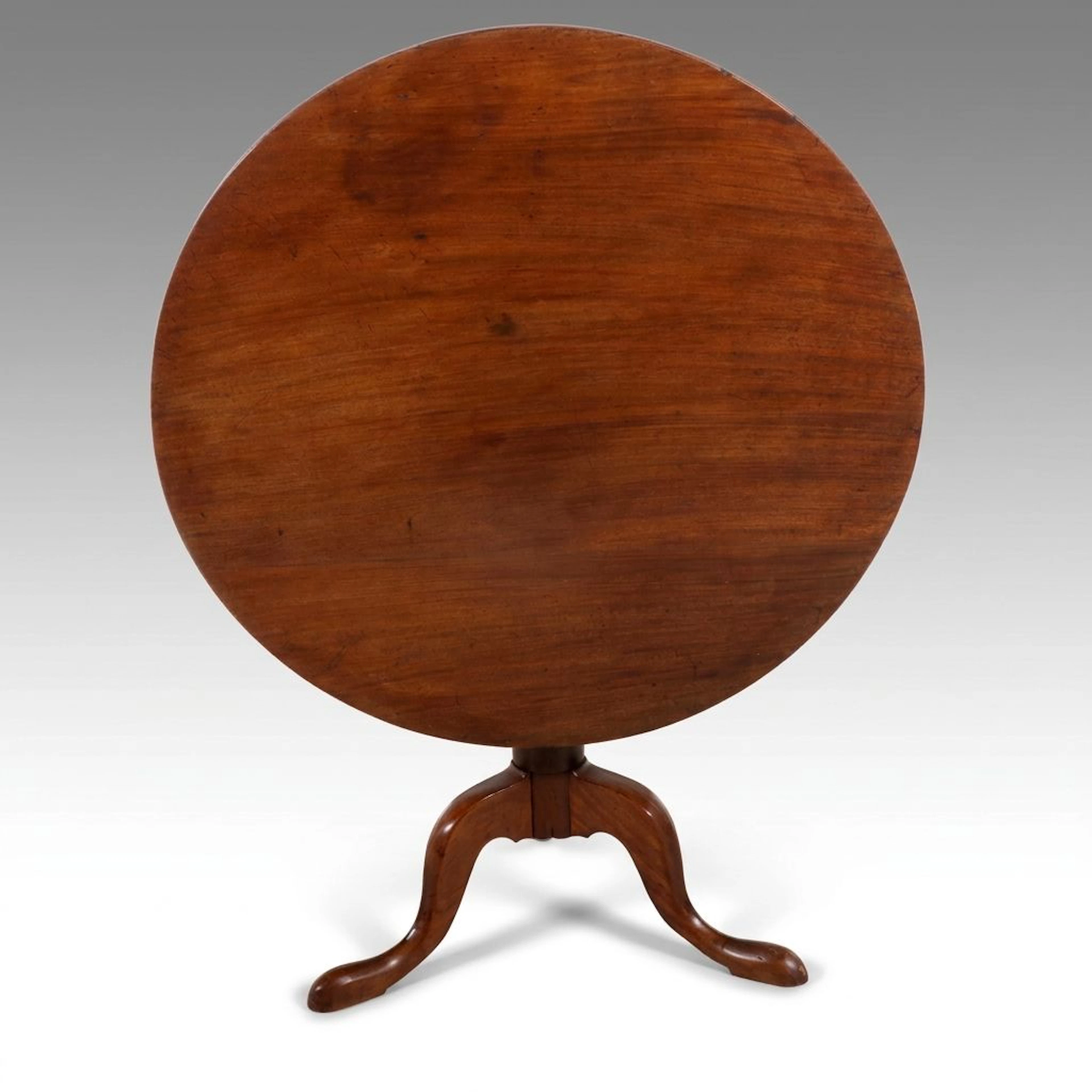 Queen Anne Style Cherry Tilt-Top Table, 20th Century