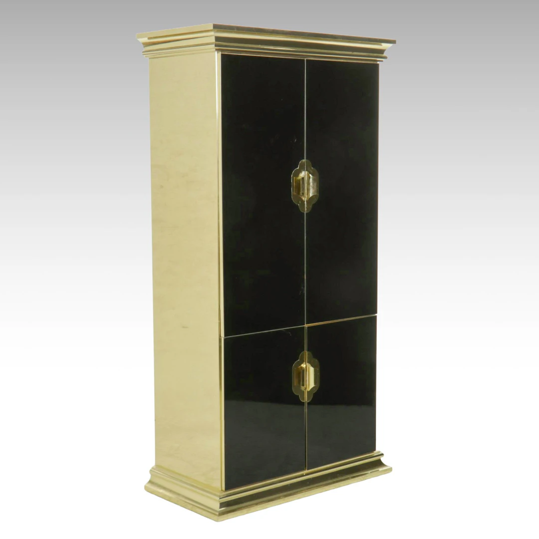 Hollywood Regency Entertainment Center