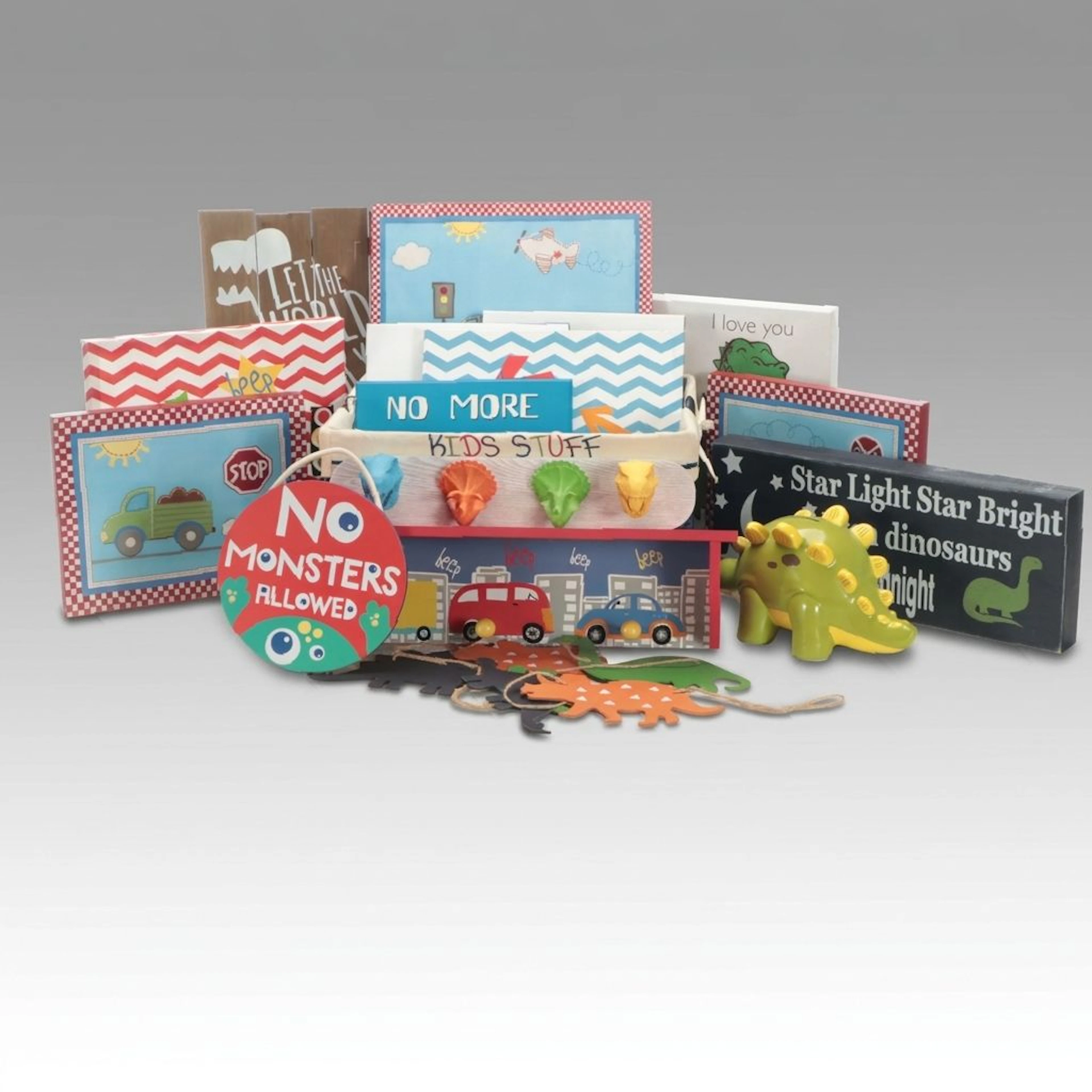 Children's Dinosaur-Themed Wall Hangings and Décor