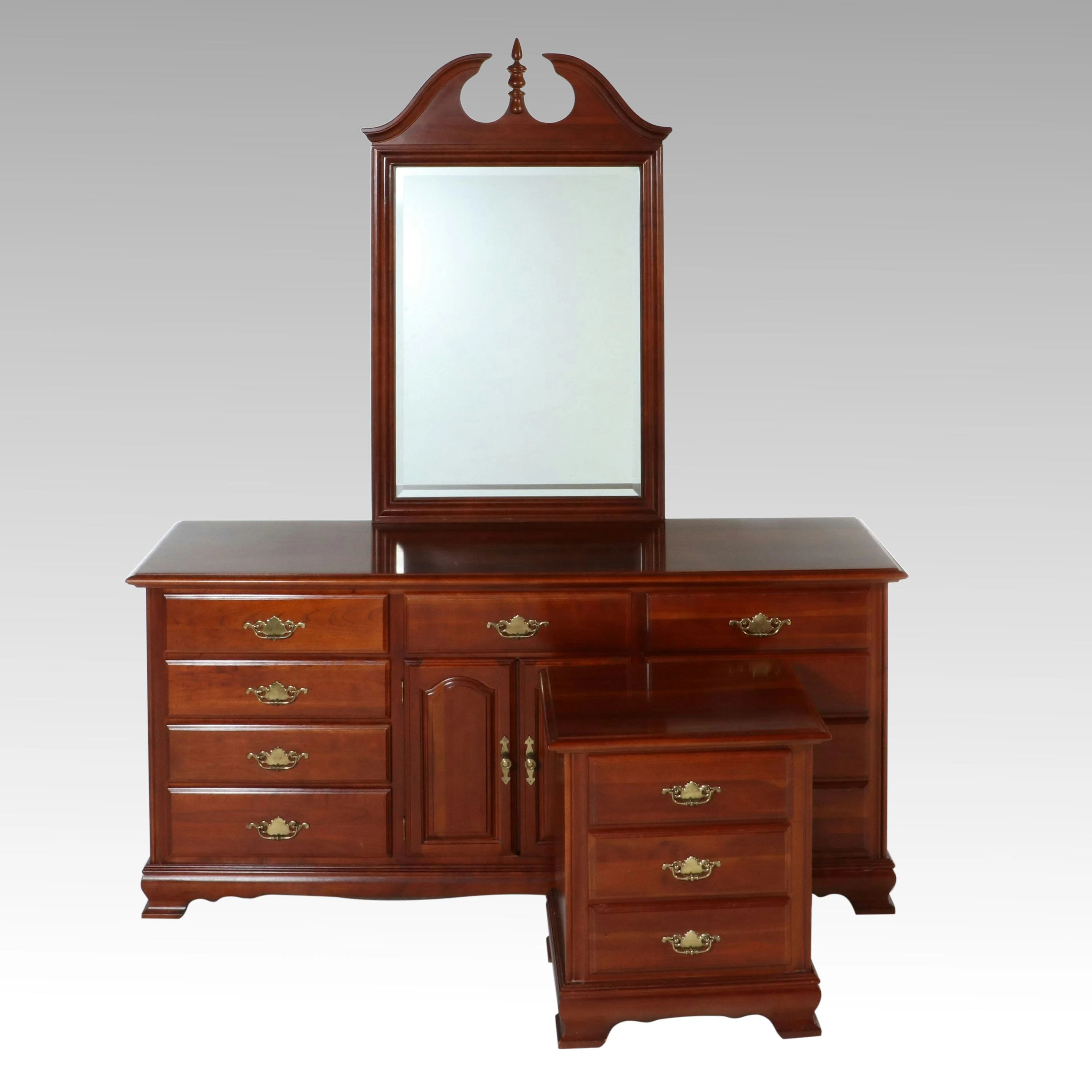 Chippendale Style Dresser with Mirror and Nightstand Set, Late 20th Century