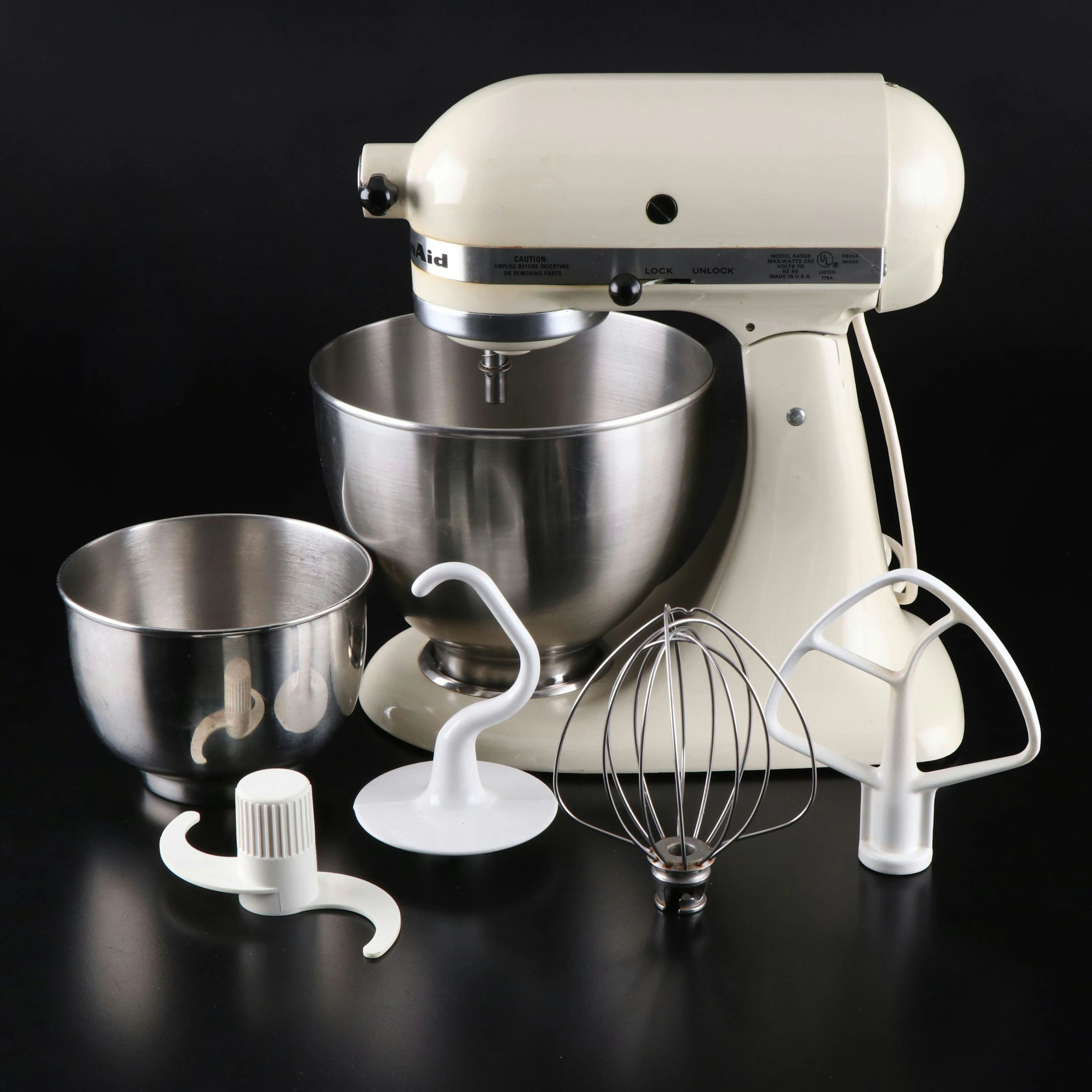 KitchenAid Classic Series 4.5 Qt. Stand Mixer, Late 20th C.